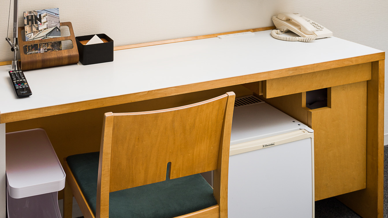 お部屋にあるデスクです（一例）