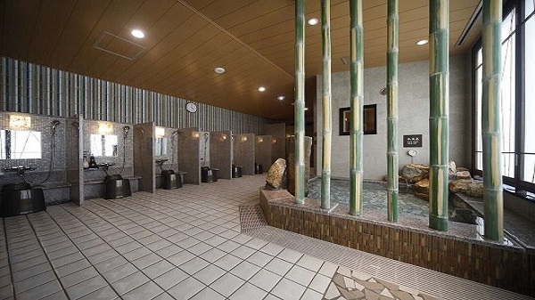 ◆女性水風呂及び洗い場　カラン_男10個＆女8個設置