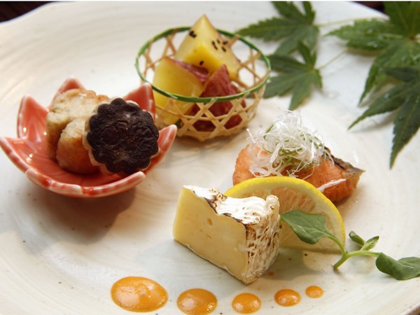 甲州名物馬刺しとクリスタルポークしゃぶしゃぶプラン　（食事はお食事会場）