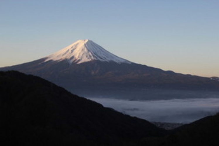 天下茶屋（御坂町）からの富士山