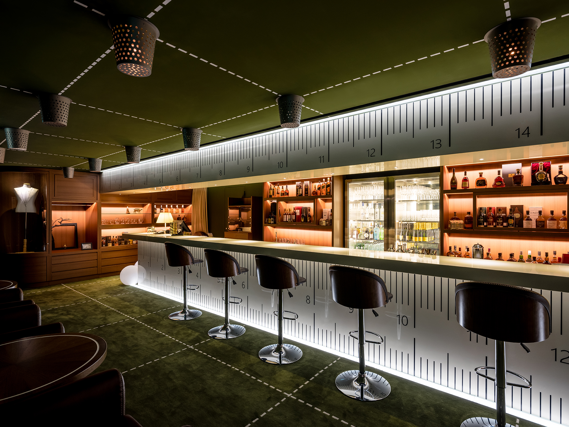 スパイ＆パーティルーム