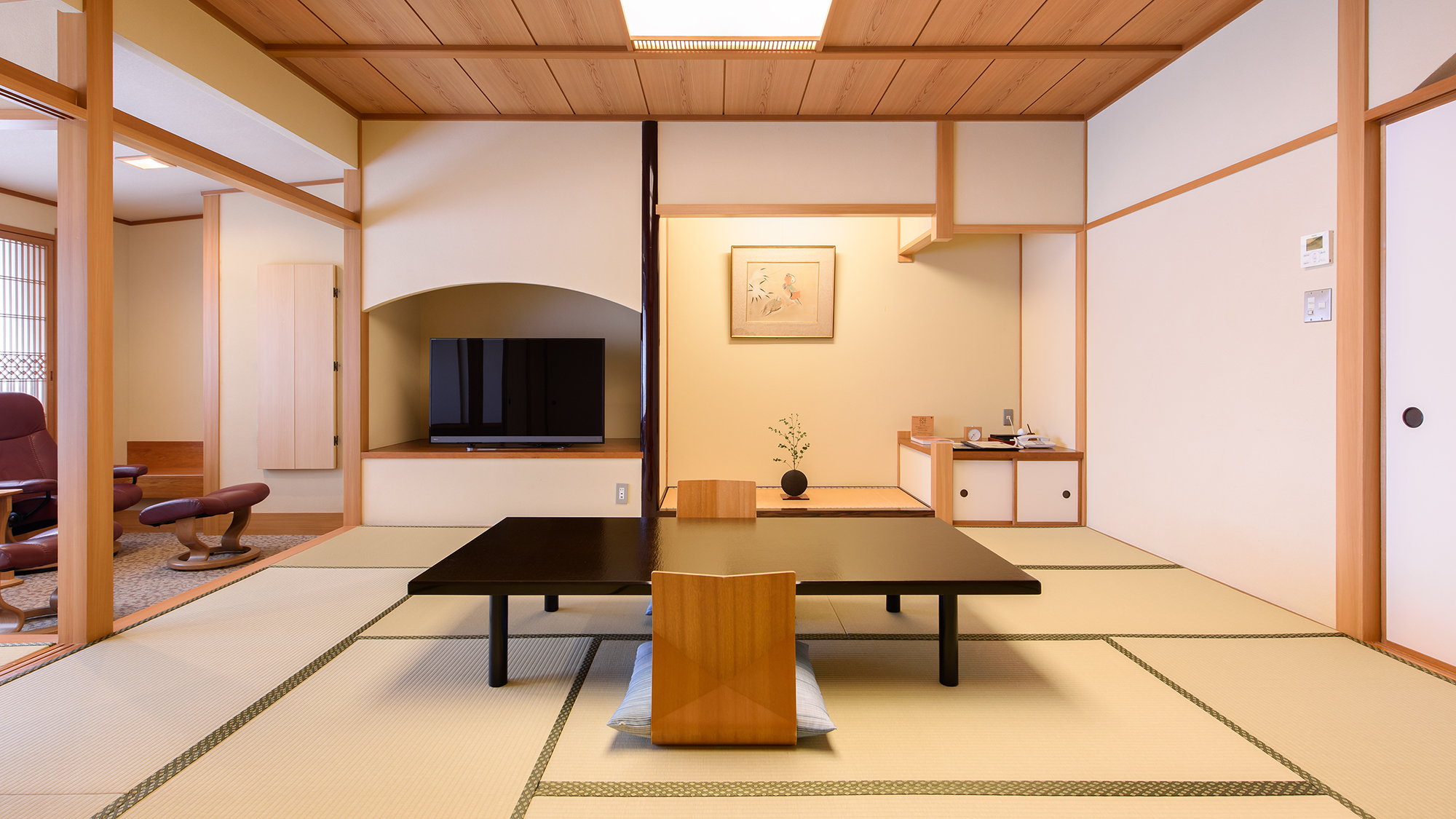 A【本館/54平米～】和室12.5畳+広縁(チェア付)温泉は大浴場派！（一例）