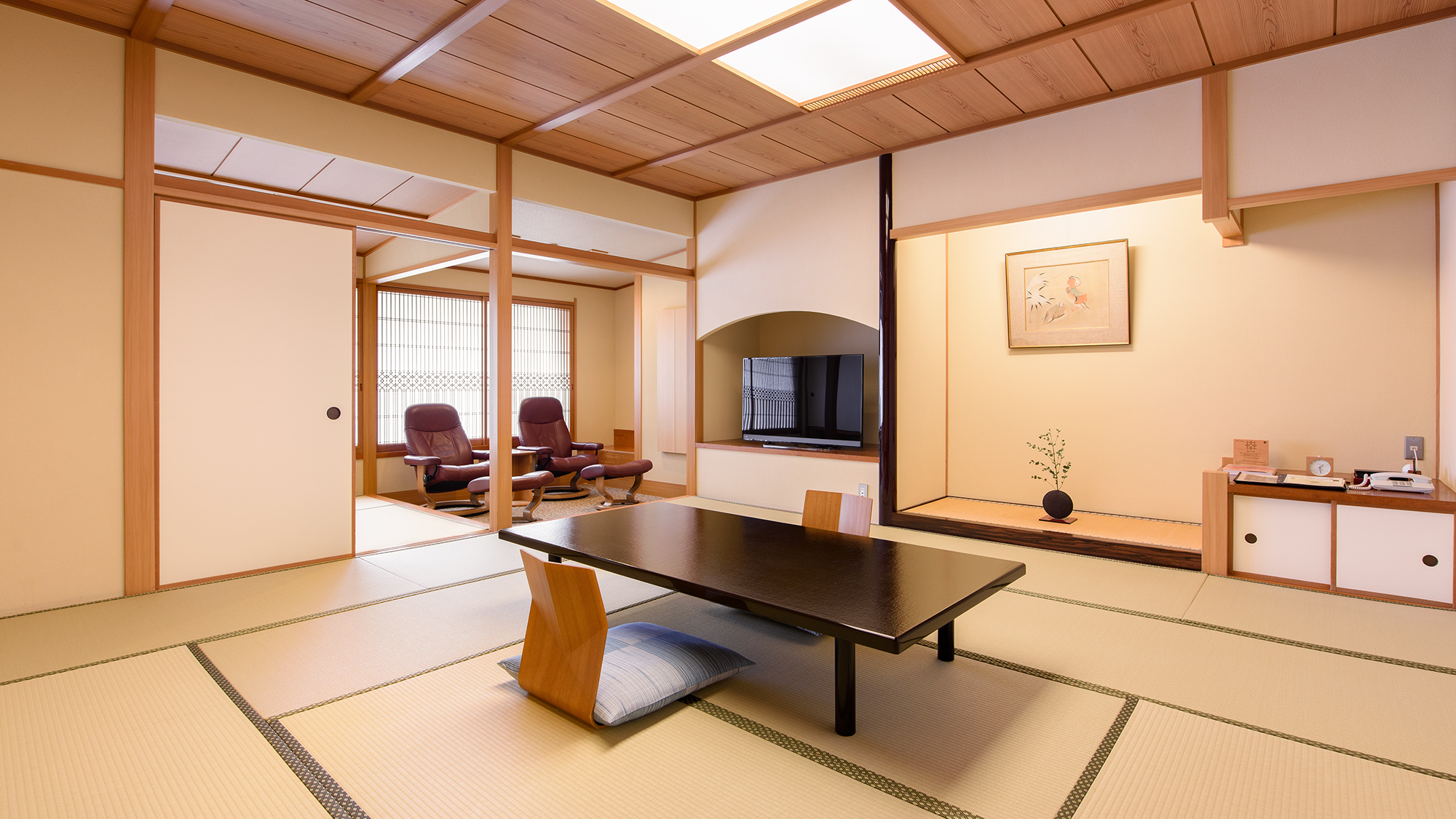 A【本館/54平米～】和室12.5畳+広縁(チェア付)温泉は大浴場派！（一例）