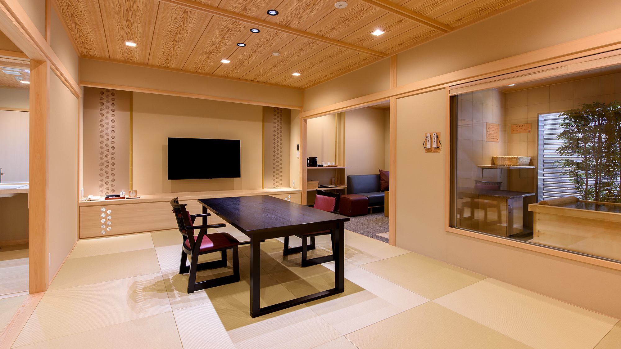 F【本館/54平米～】和室12.5畳＋檜の源泉室内露天風呂付き（一例）