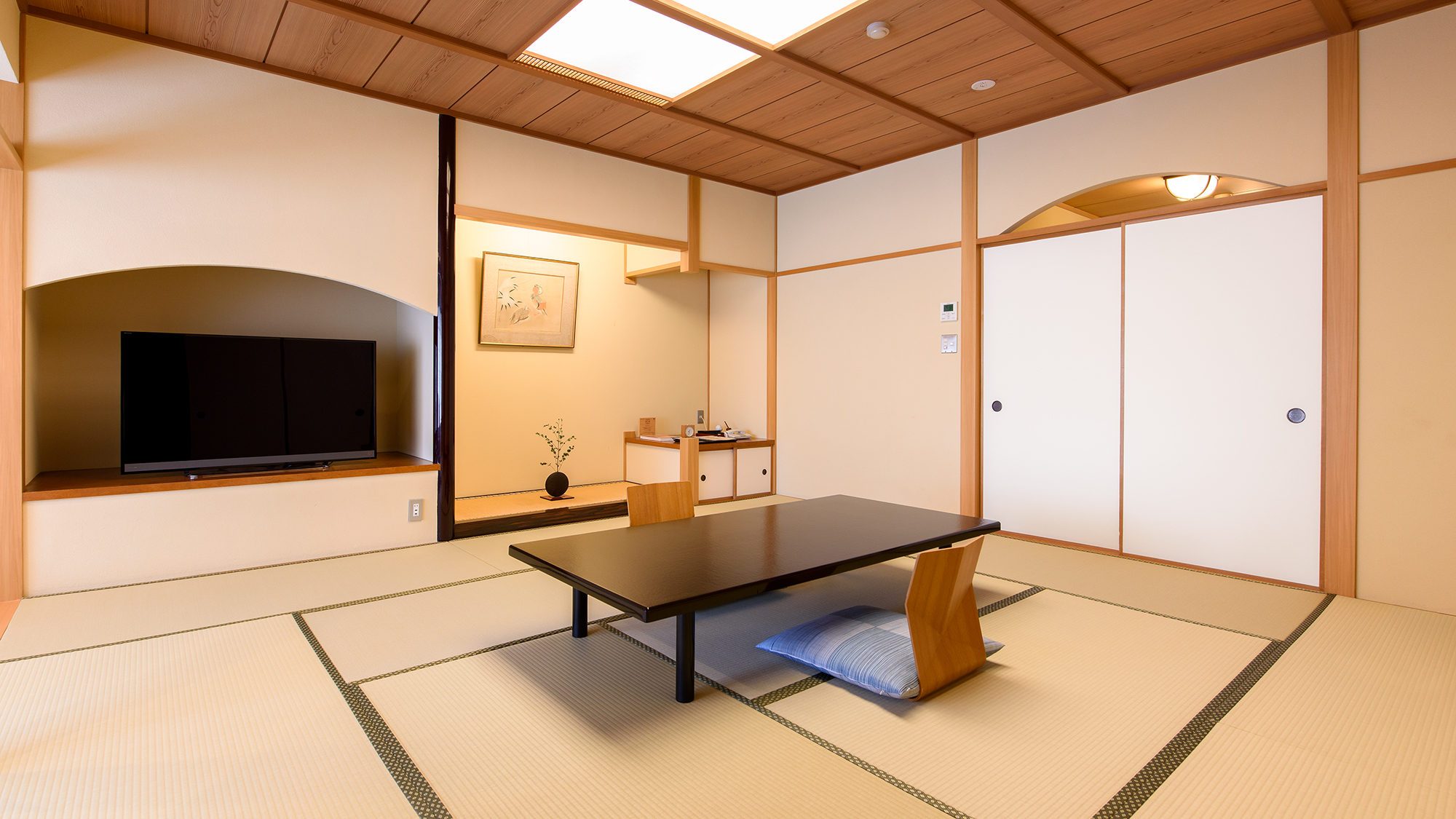 A【本館/54平米～】和室12.5畳+広縁(チェア付)温泉は大浴場派！（一例）