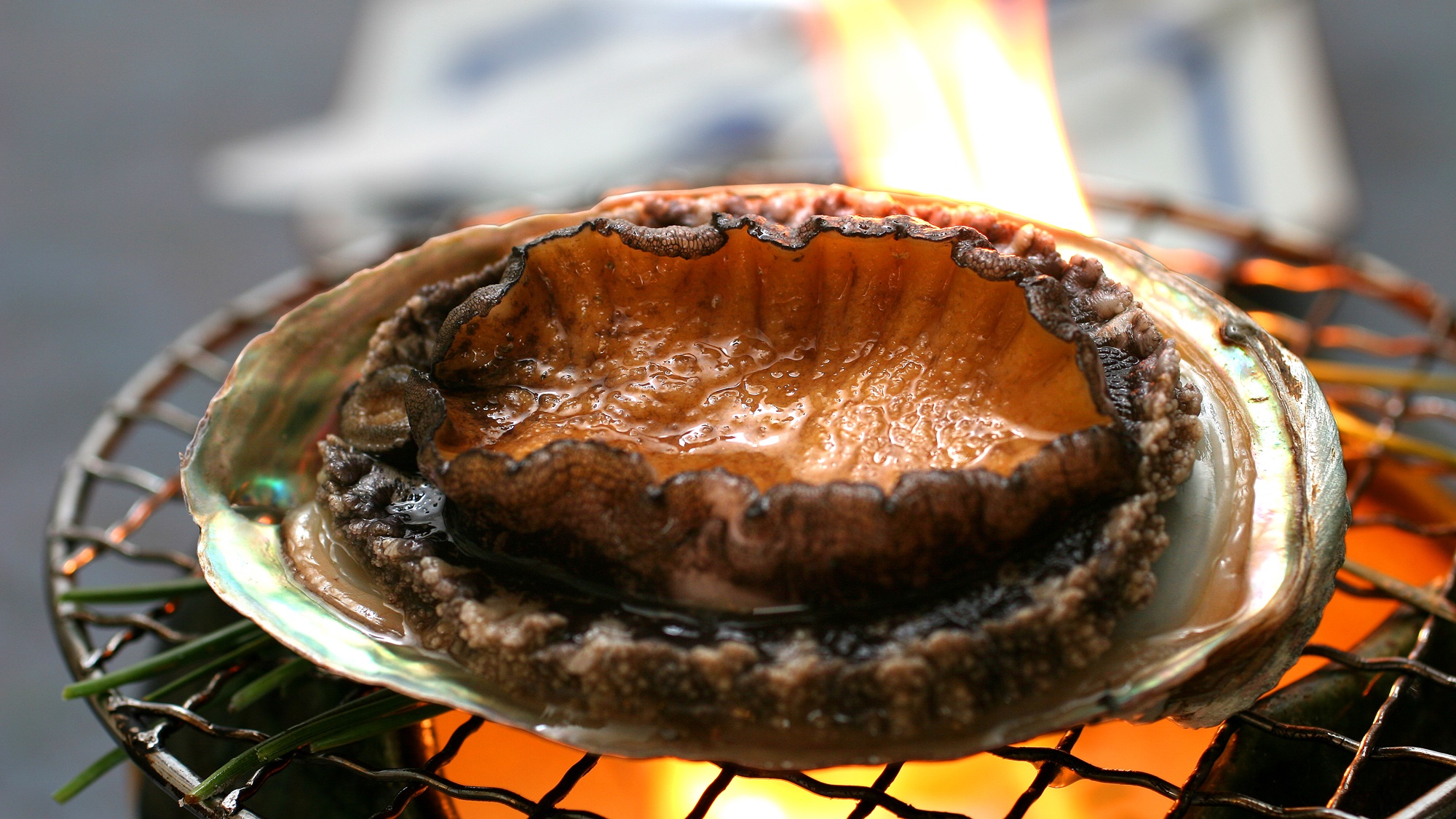 【ご夕食】鮑（アワビ）の踊り焼き（別注文・オプション）