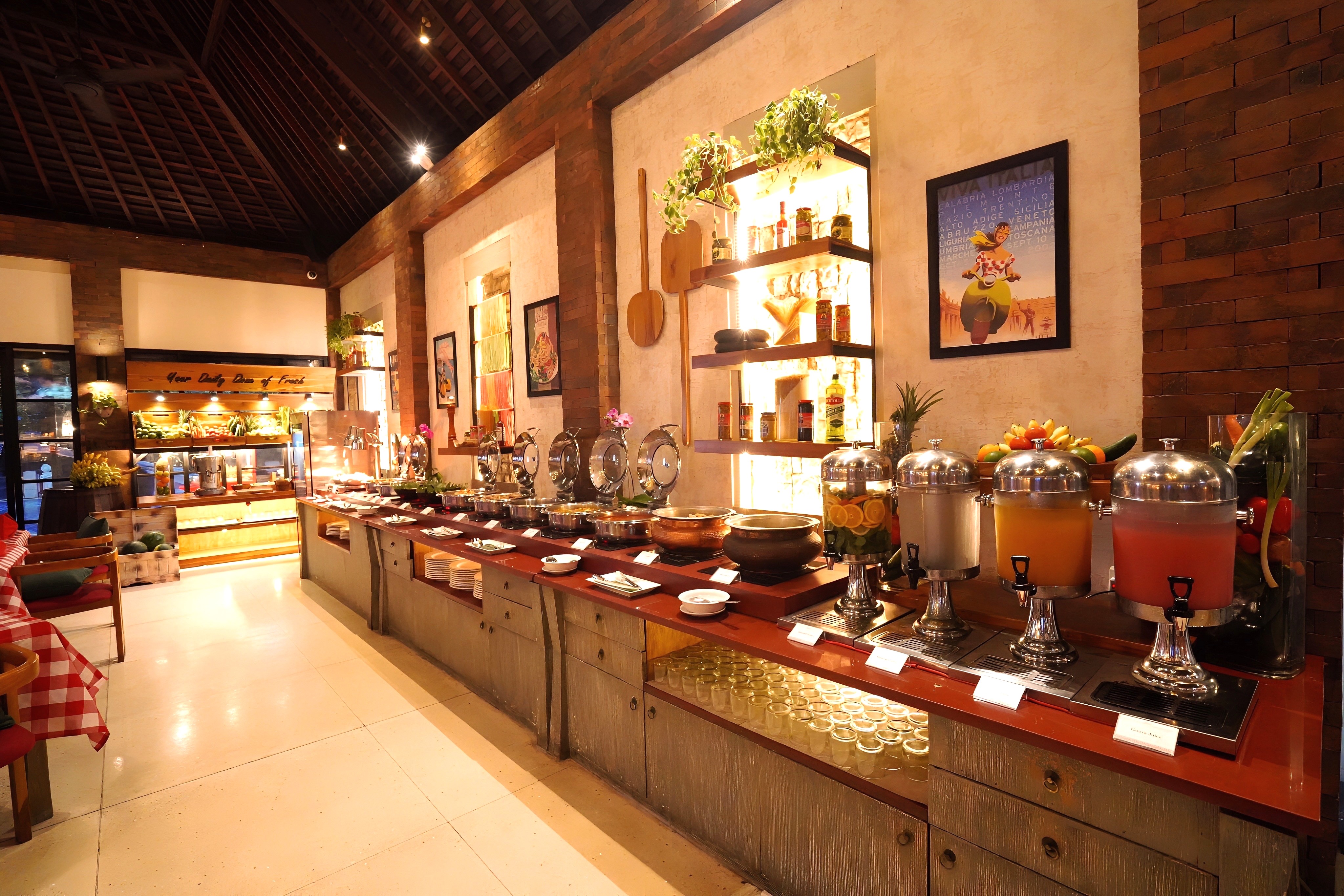 ロッソヴィヴォ『Rosso Vivo』レストラン - ビュッフェ式朝食