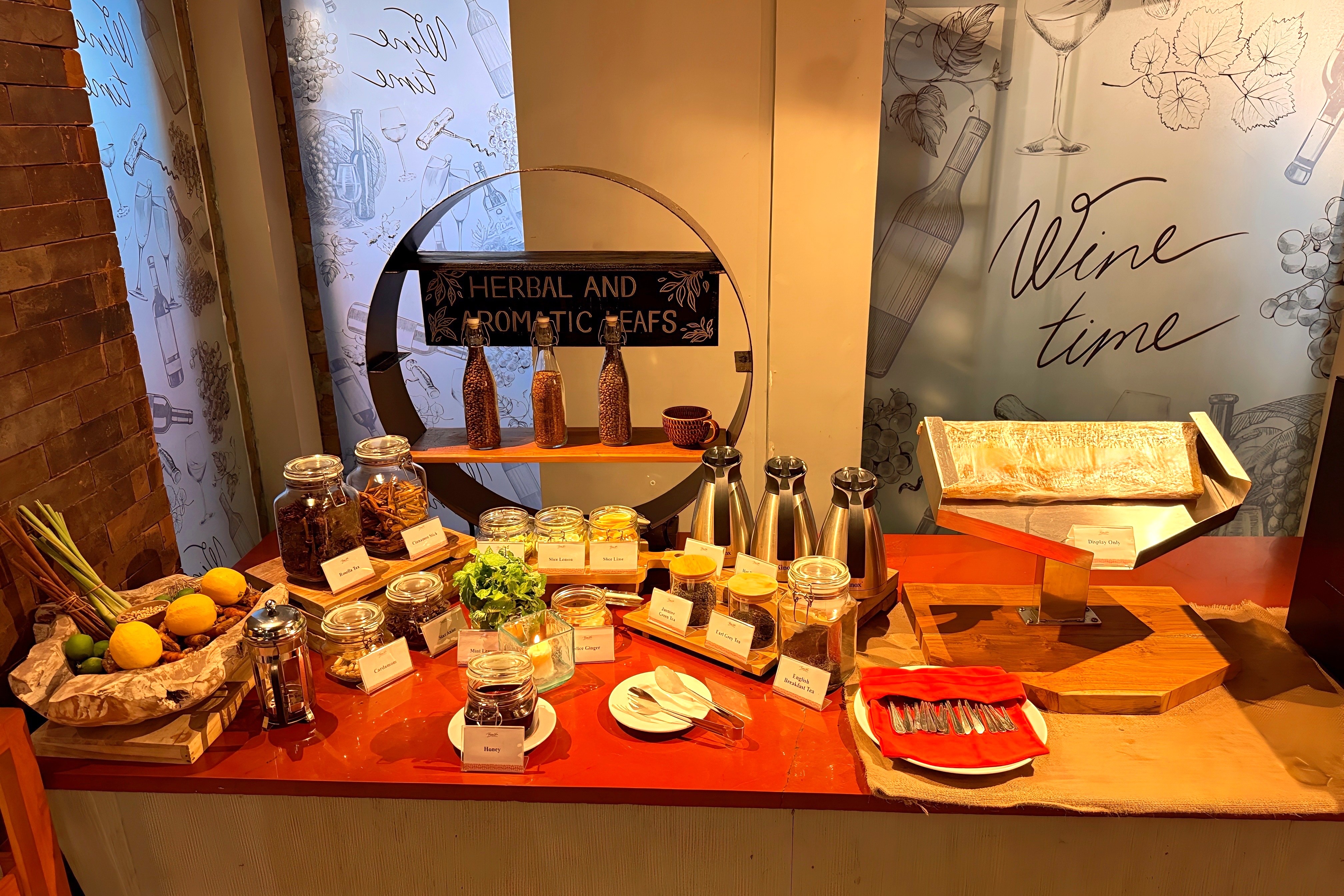 ロッソヴィヴォ『Rosso Vivo』レストラン - ビュッフェ式朝食