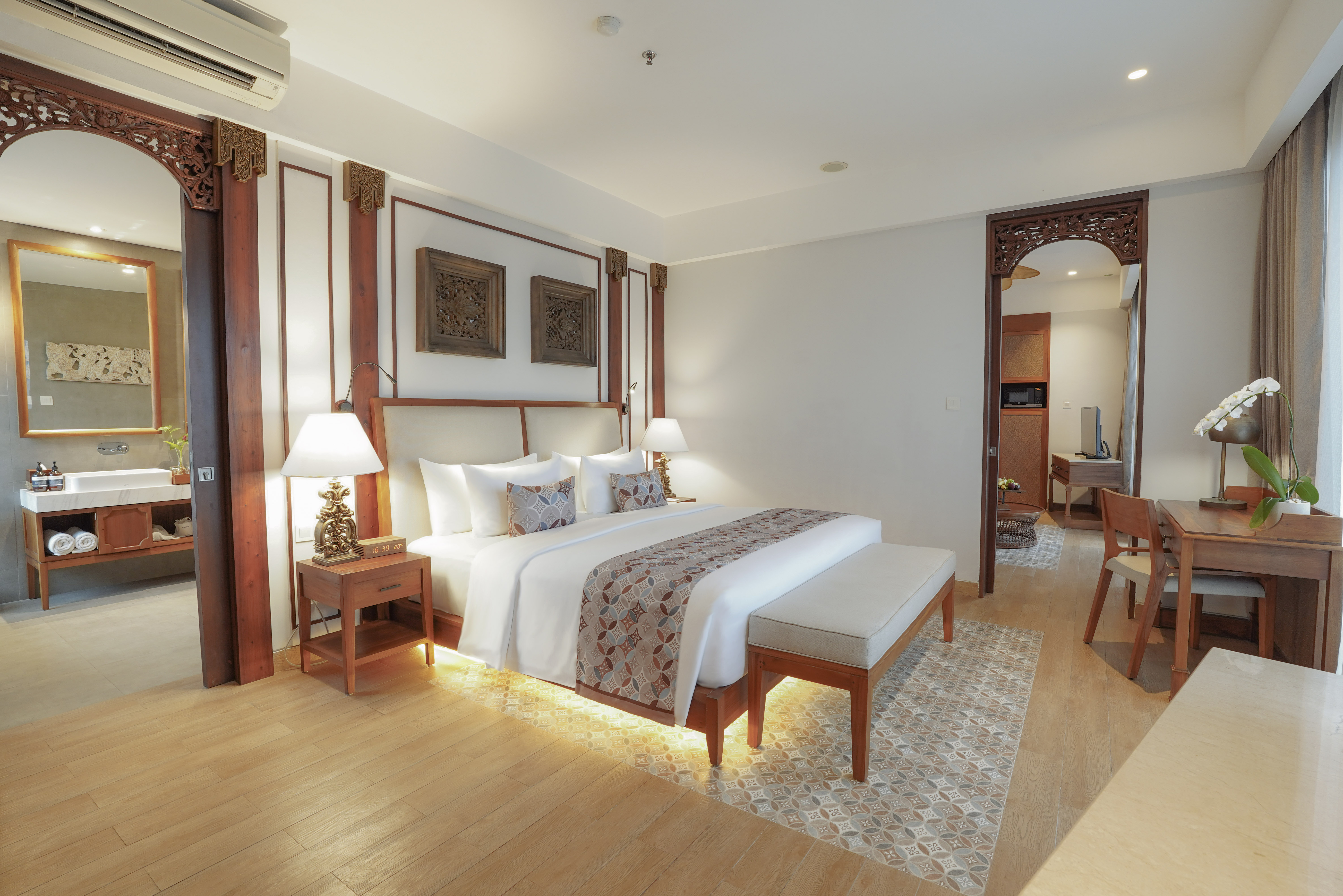 ロイヤル オーシャン スイーツ【78平米】ー例