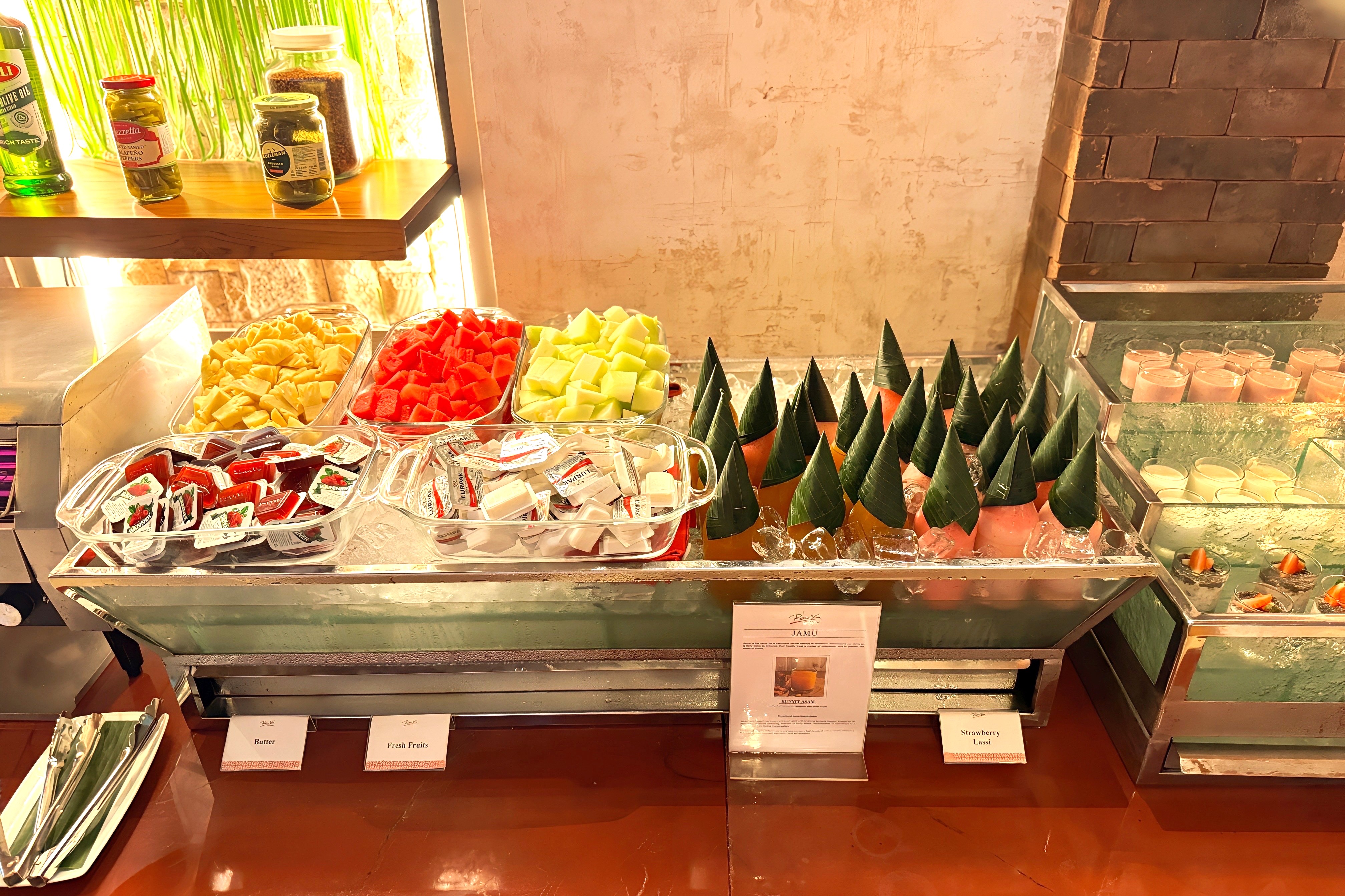 ロッソヴィヴォ『Rosso Vivo』レストラン - ビュッフェ式朝食