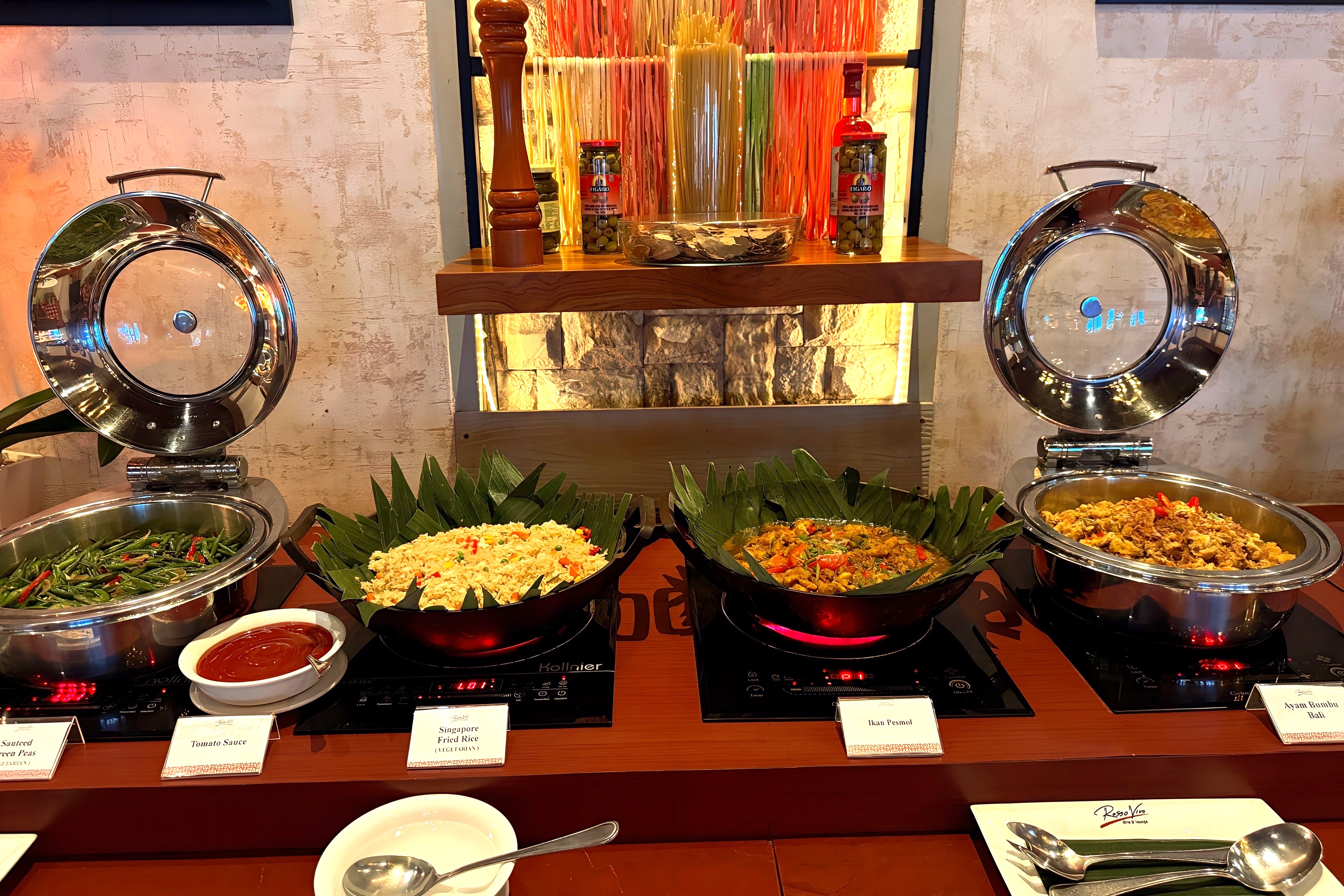 ロッソヴィヴォ『Rosso Vivo』レストラン - ビュッフェ式朝食