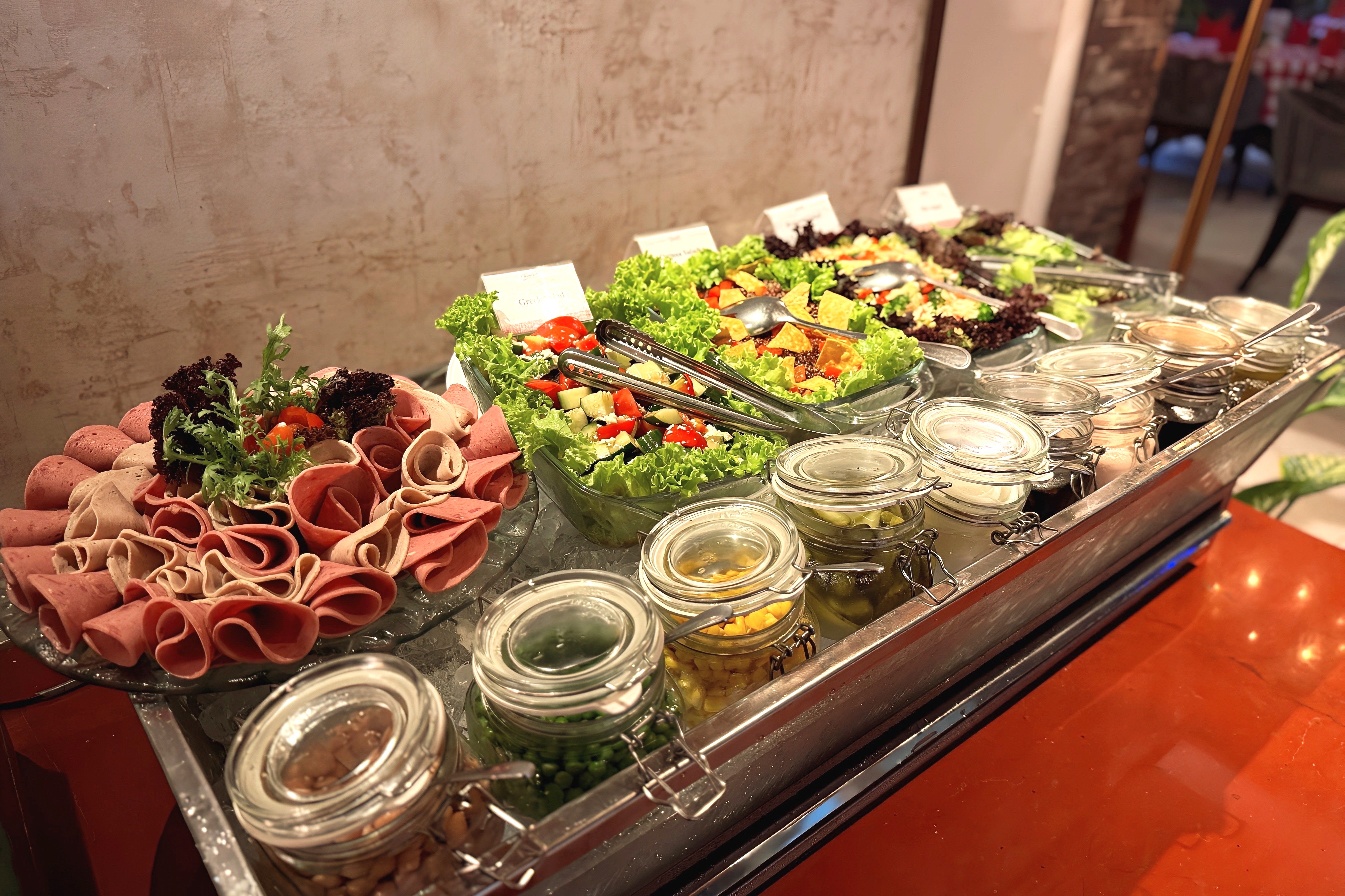 ロッソヴィヴォ『Rosso Vivo』レストラン - ビュッフェ式朝食