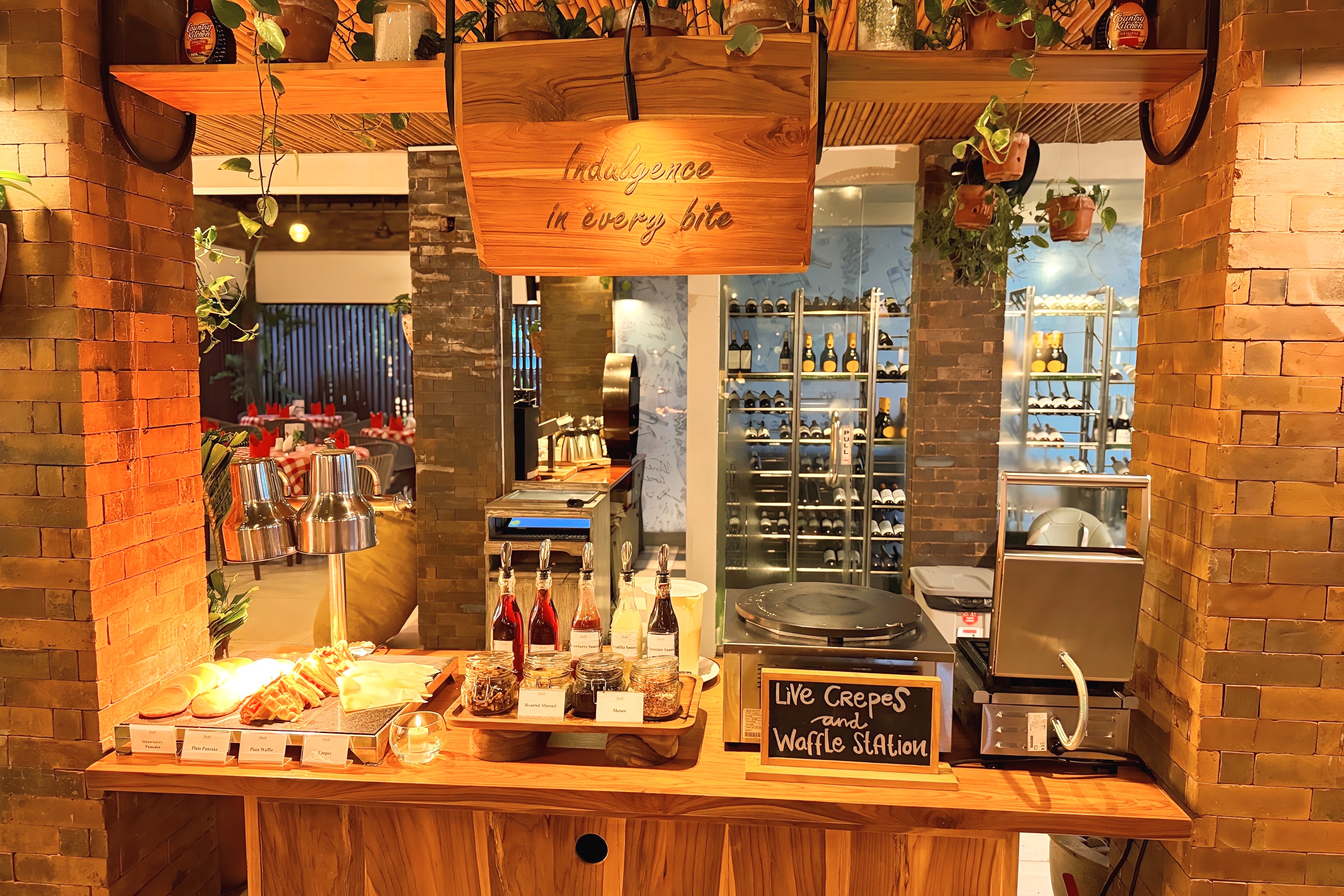 ロッソヴィヴォ『Rosso Vivo』レストラン - ビュッフェ式朝食