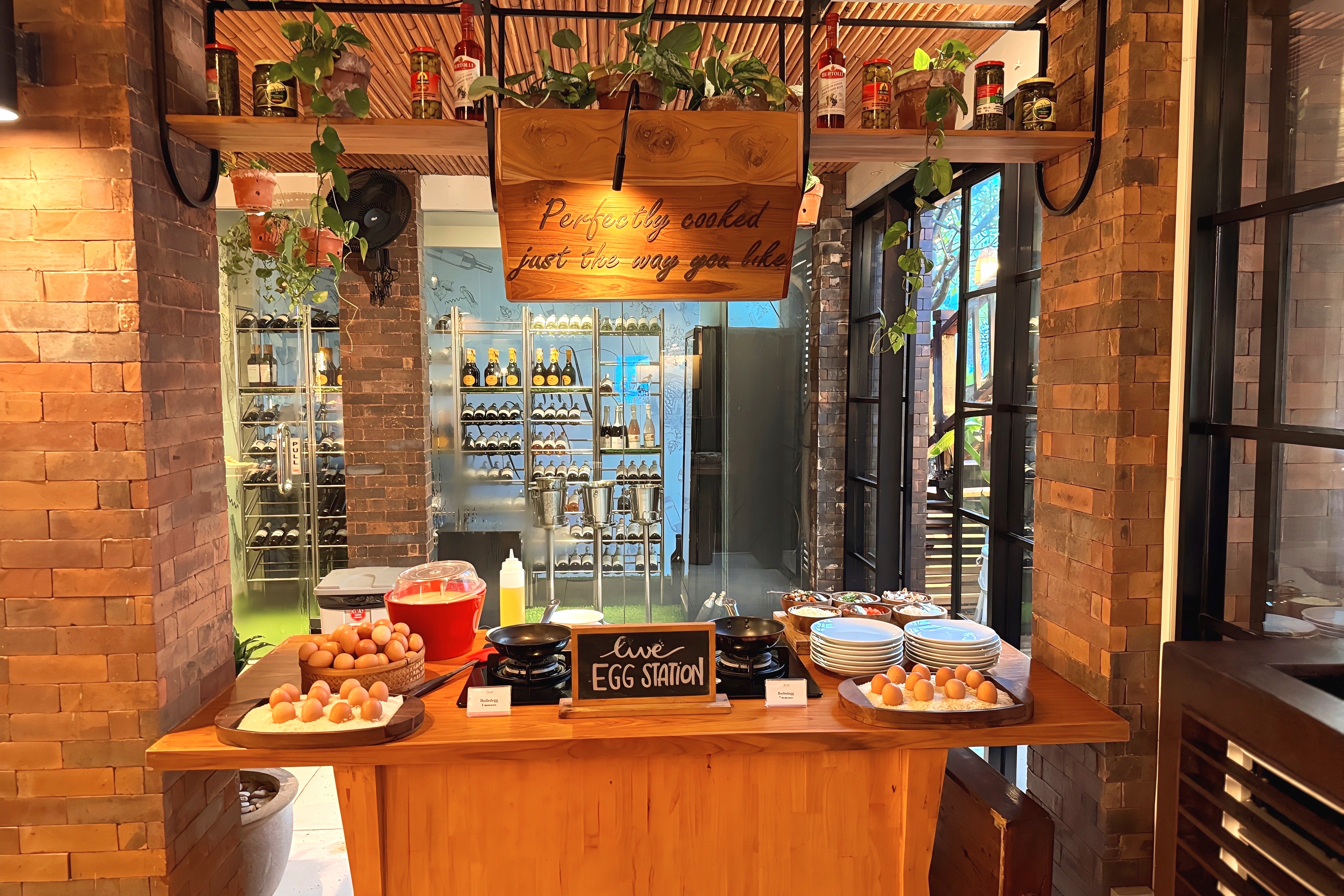 ロッソヴィヴォ『Rosso Vivo』レストラン - ビュッフェ式朝食