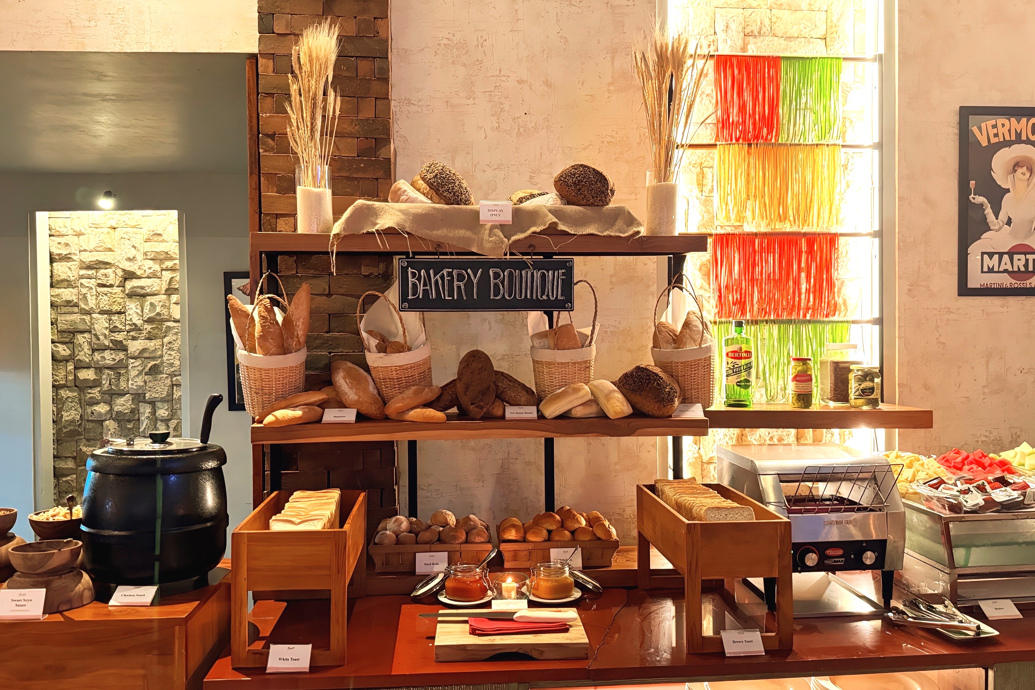 ロッソヴィヴォ『Rosso Vivo』レストラン - ビュッフェ式朝食