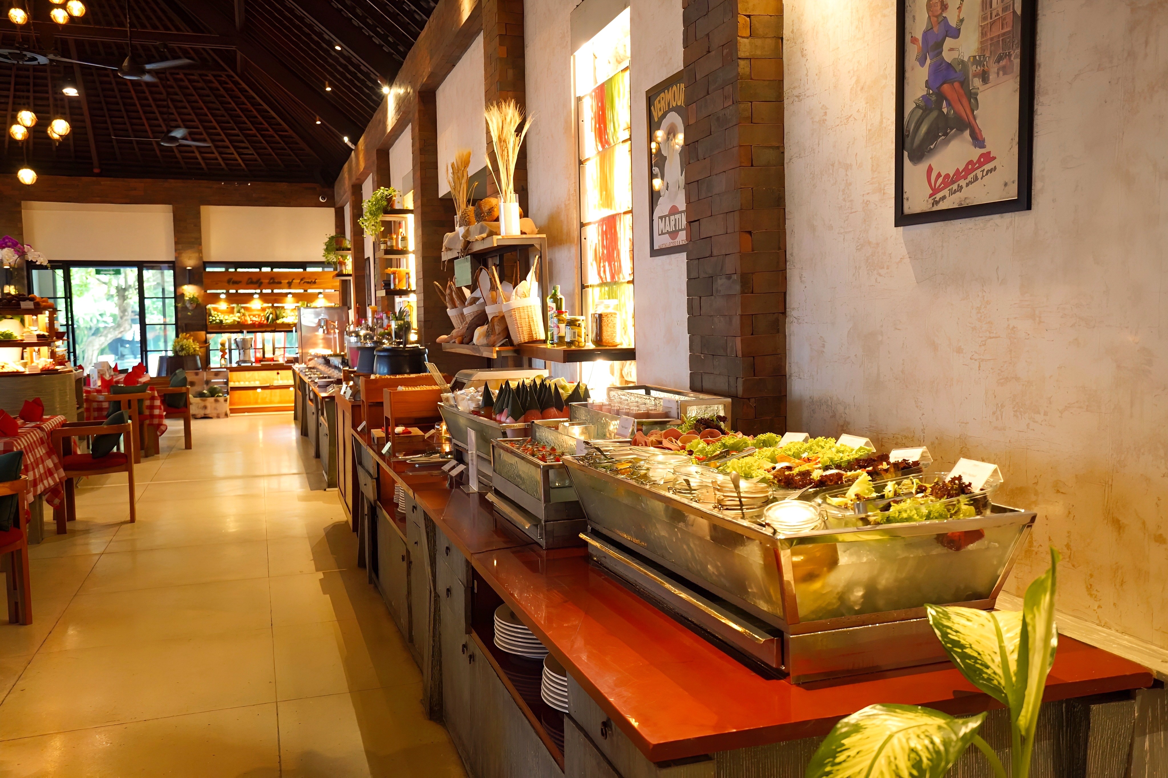 ロッソヴィヴォ『Rosso Vivo』レストラン - ビュッフェ式朝食