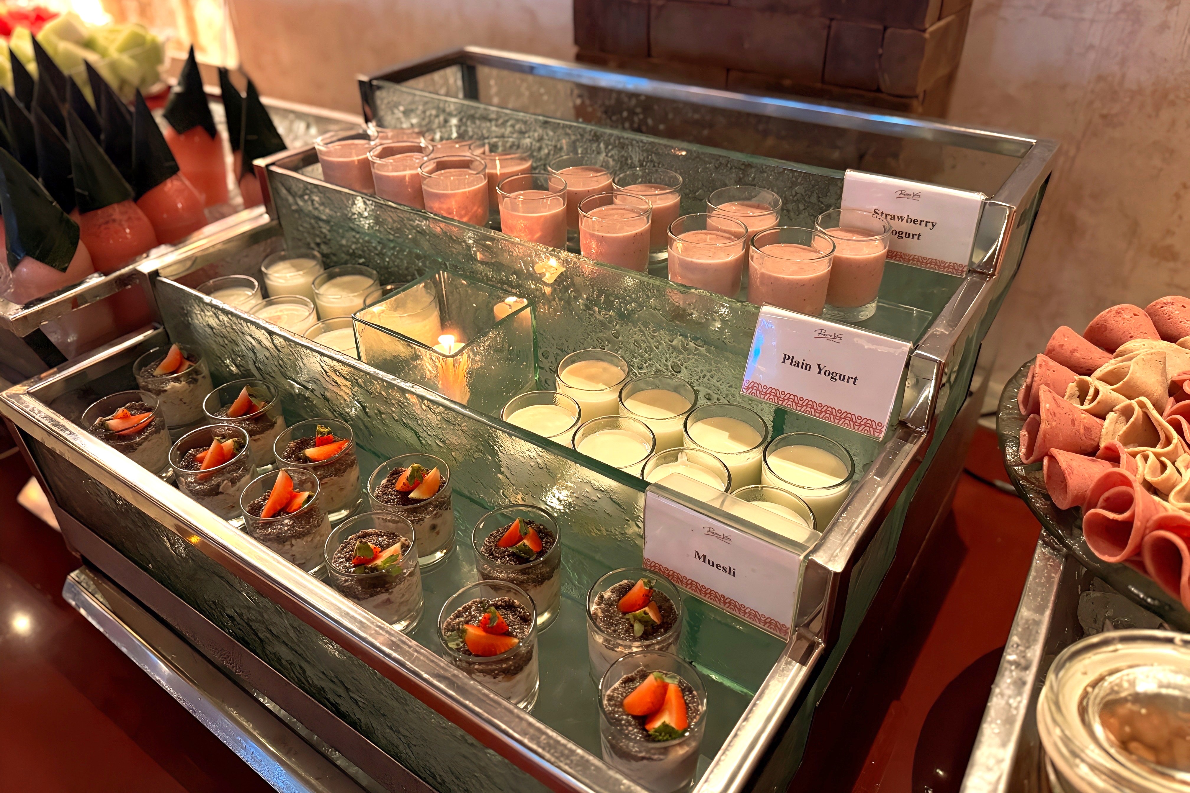 ロッソヴィヴォ『Rosso Vivo』レストラン - ビュッフェ式朝食