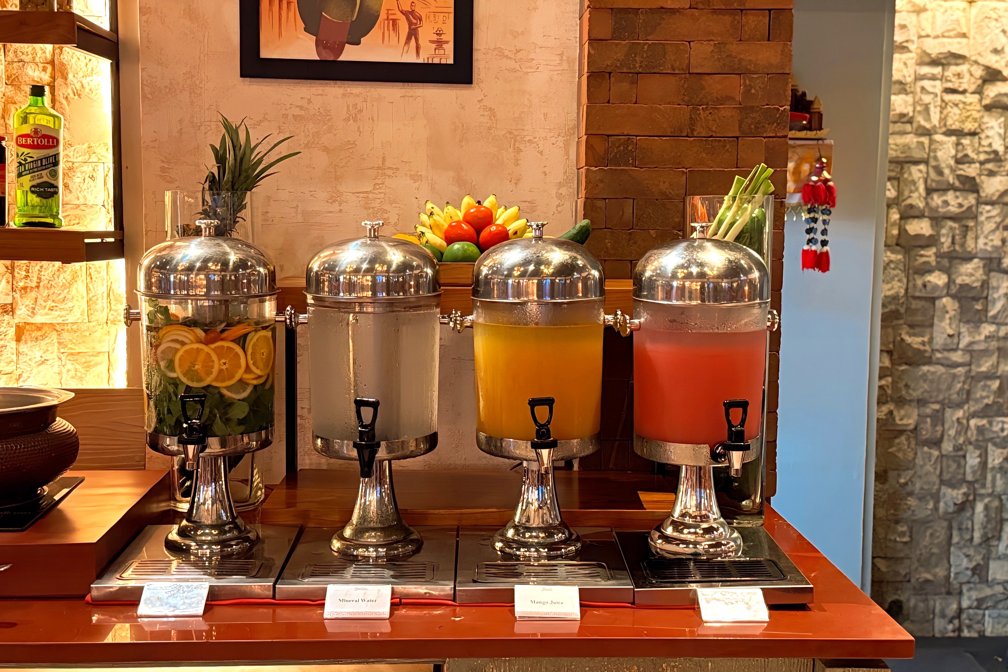 ロッソヴィヴォ『Rosso Vivo』レストラン - ビュッフェ式朝食