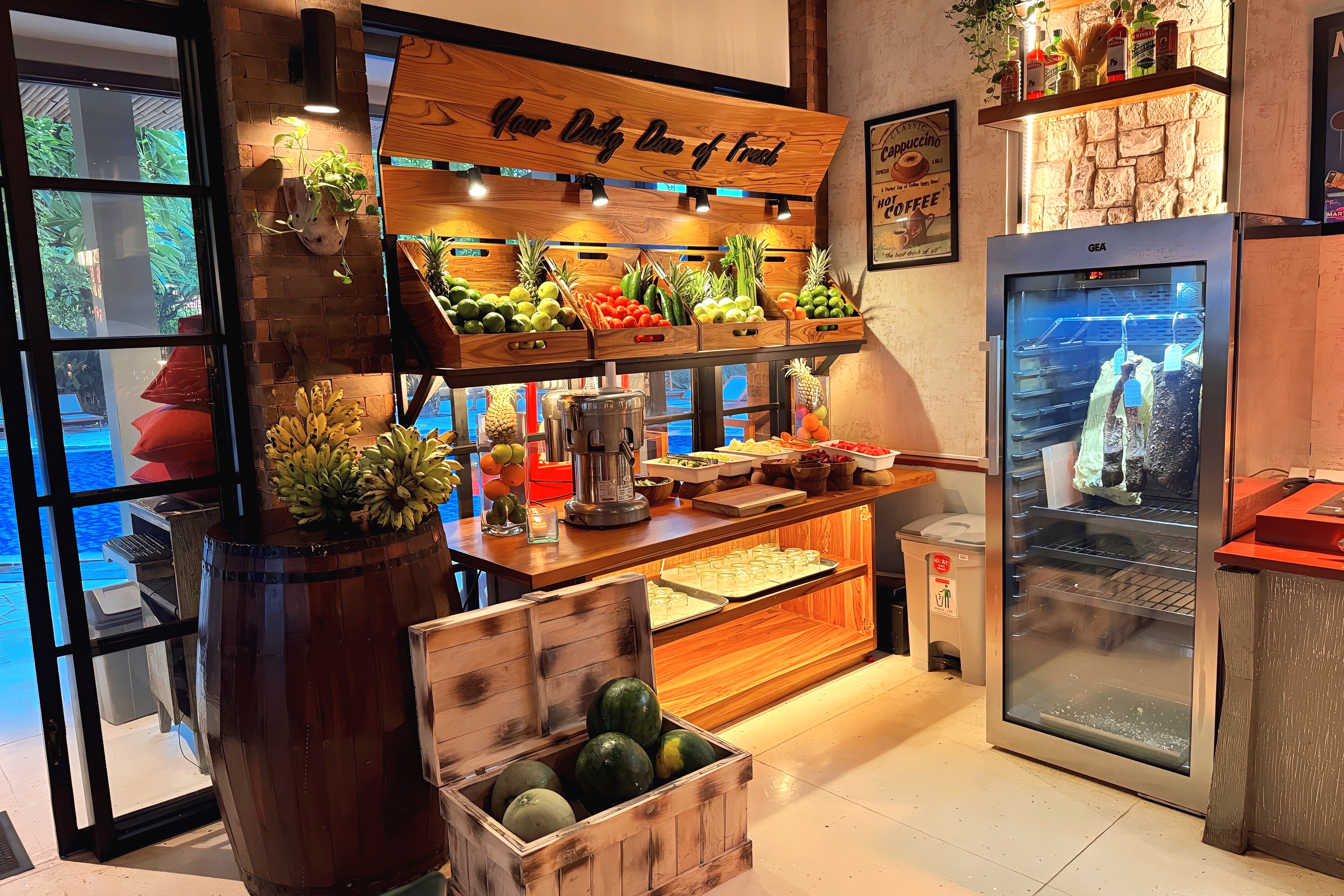 ロッソヴィヴォ『Rosso Vivo』レストラン - ビュッフェ式朝食