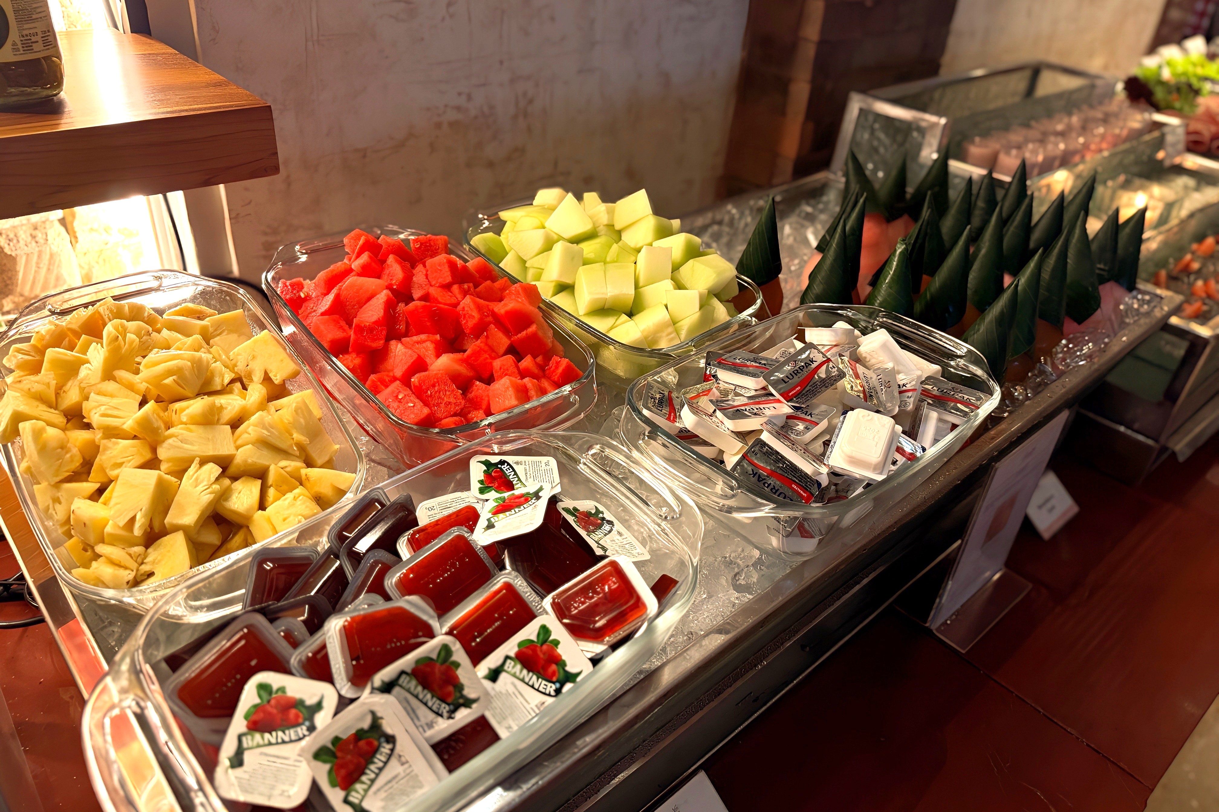 ロッソヴィヴォ『Rosso Vivo』レストラン - ビュッフェ式朝食