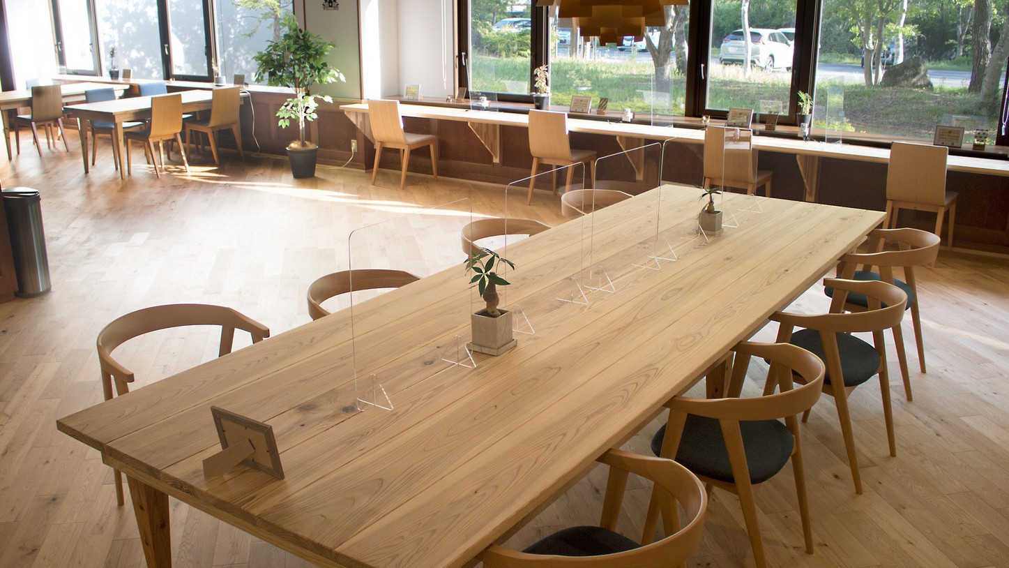 【連泊】五色沼や鶴ヶ城など観光拠点の森のリゾート「裏磐梯」/朝食・ラウンジアクセス付