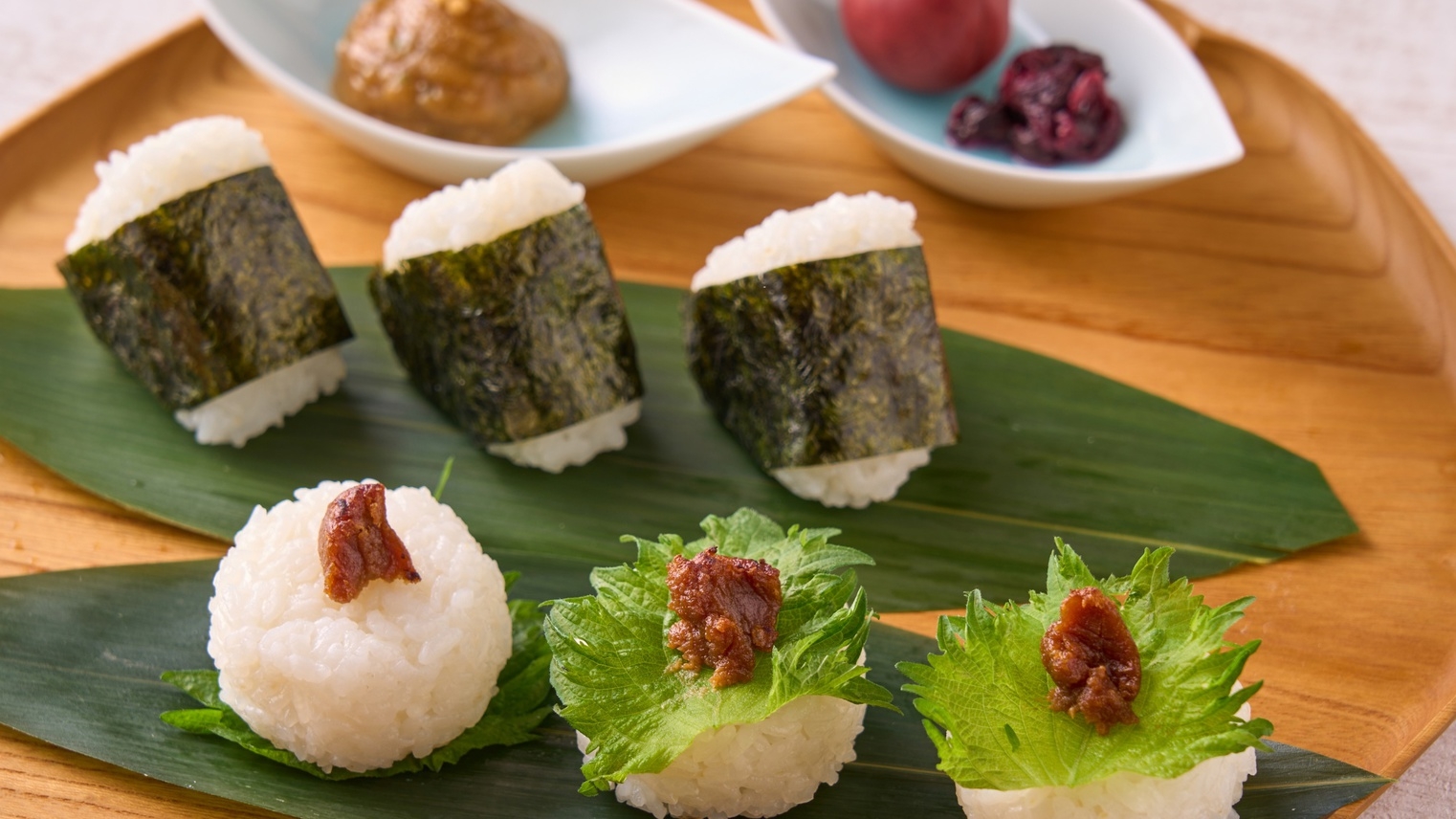 【連泊】五色沼や鶴ヶ城など観光拠点の森のリゾート「裏磐梯」/朝食・ラウンジアクセス付