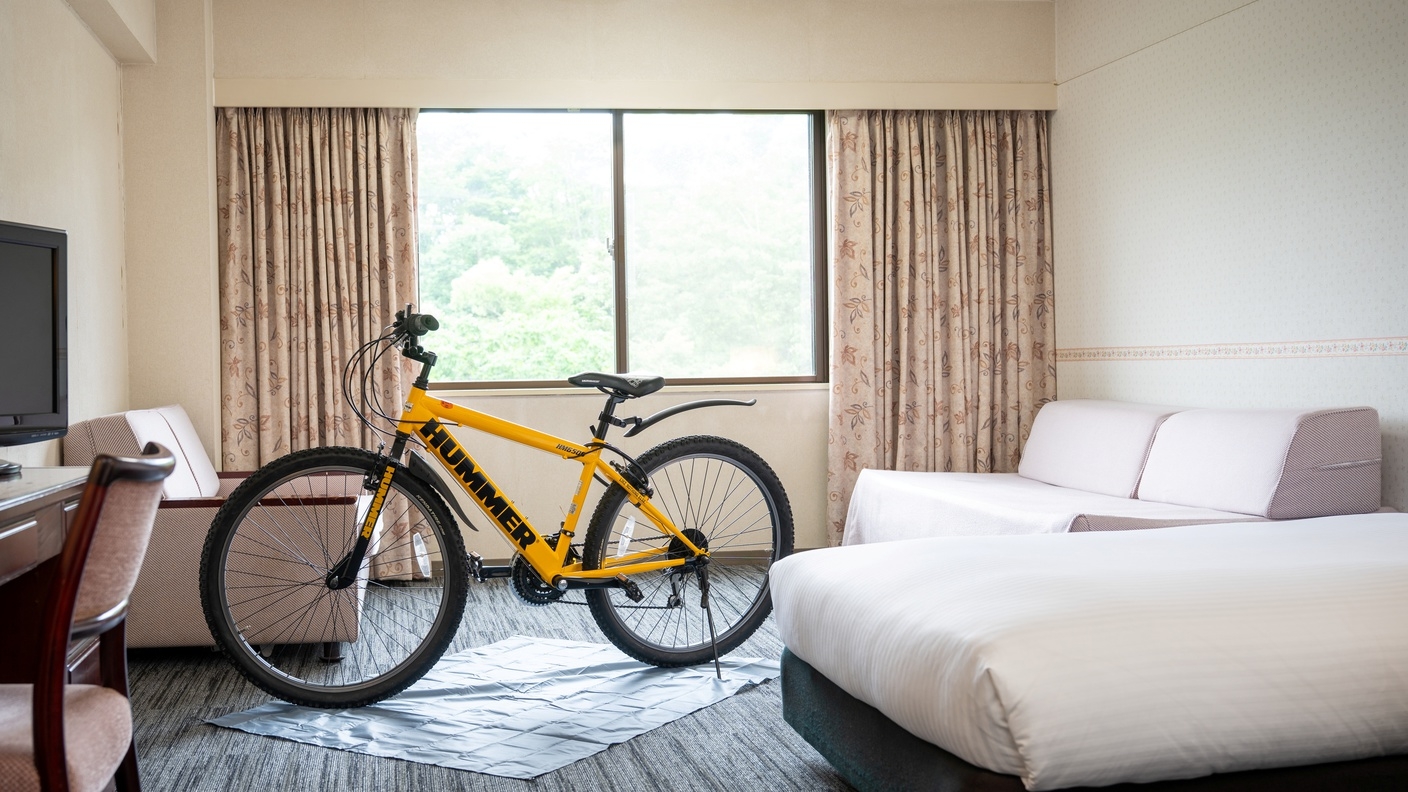 【サイクリング】愛車をお部屋で保管！湖沼点在する緑と青の裏磐梯を巡る＜夕朝食付＞
