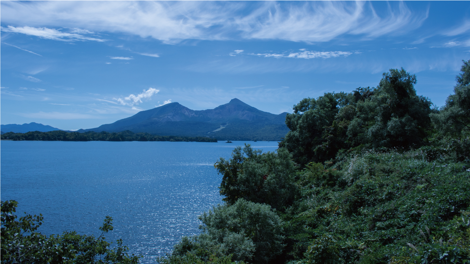 桧原湖と磐梯山イメージ