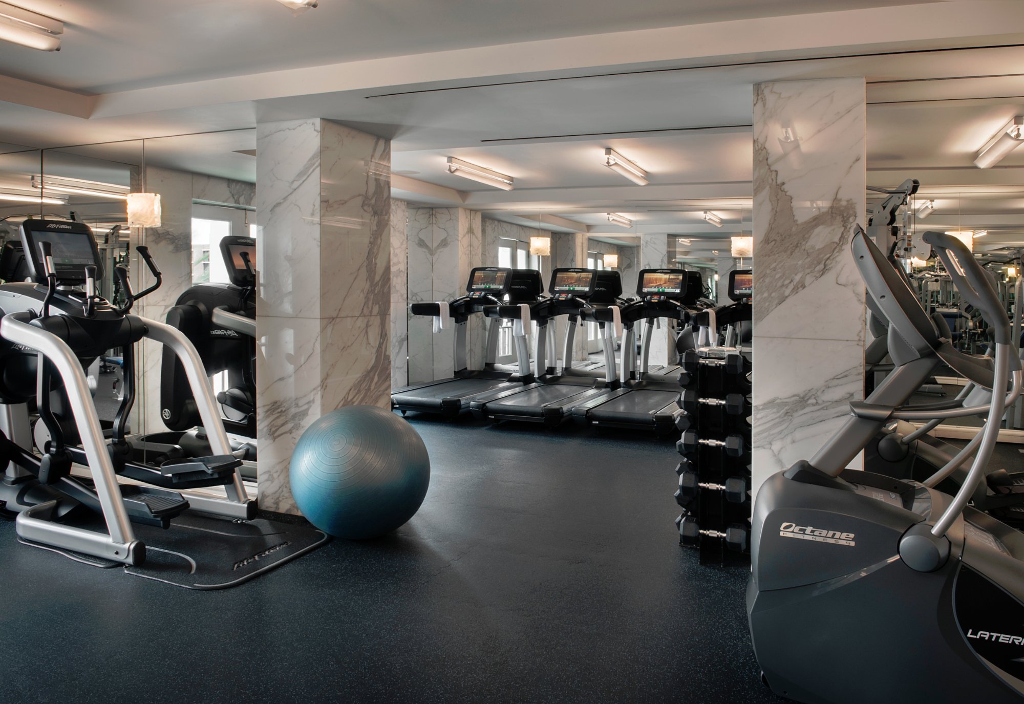 フィットネスセンター