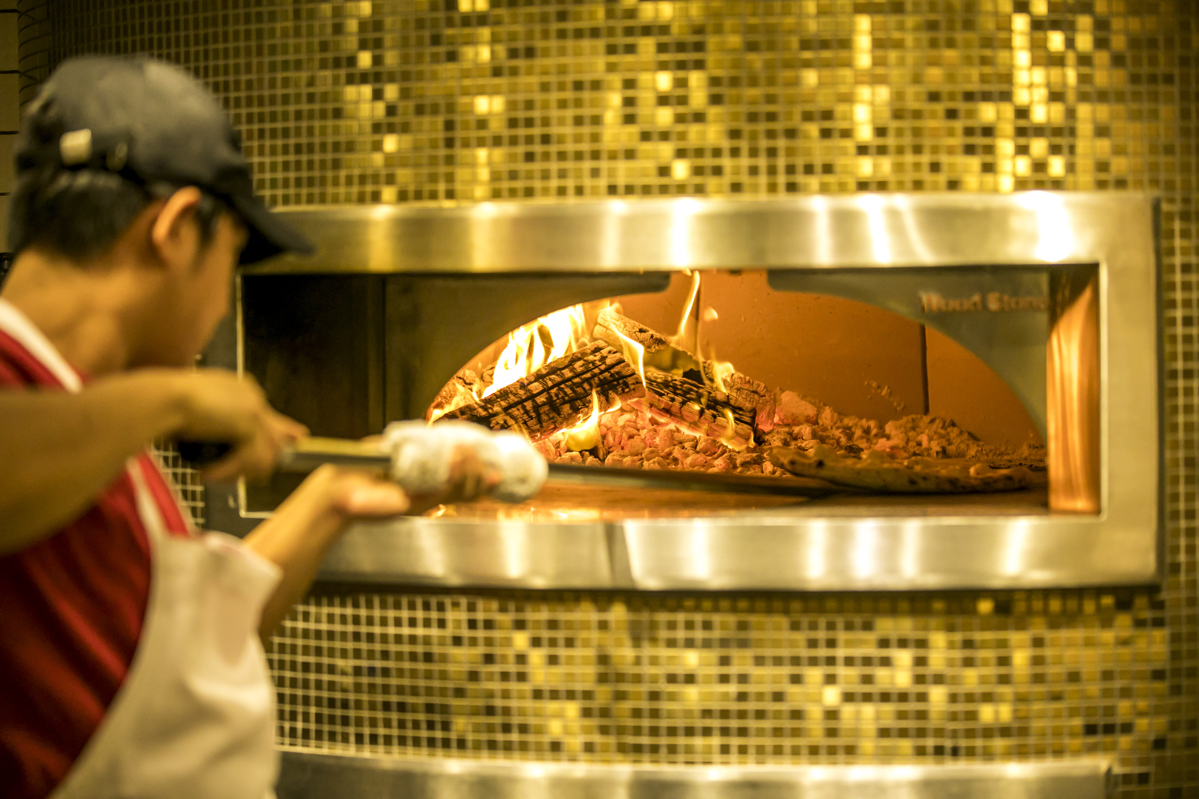 アペティート・クラフト・ピザ&ワインバー 