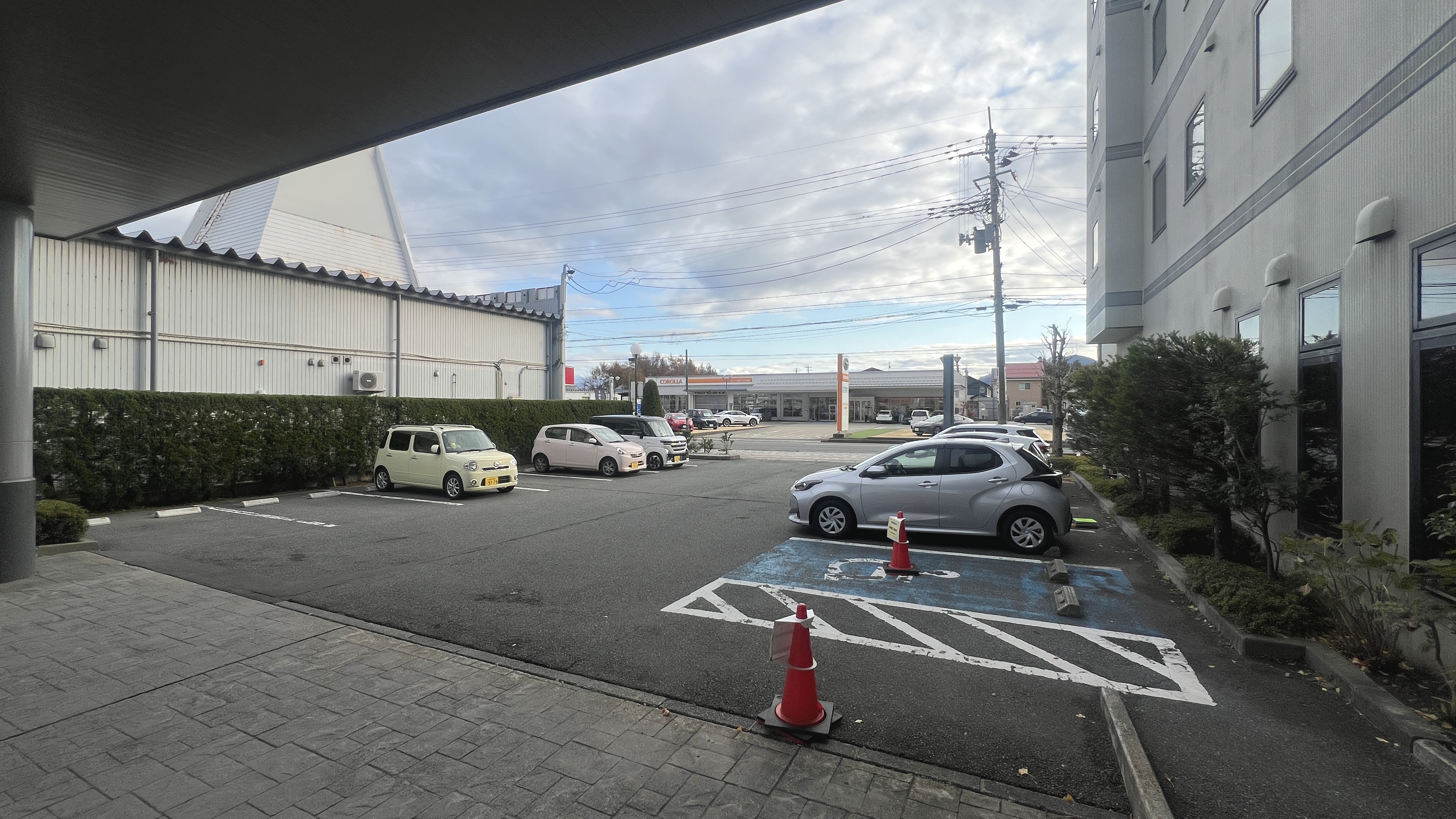 ☆敷地内駐車場（道路入り口側）☆