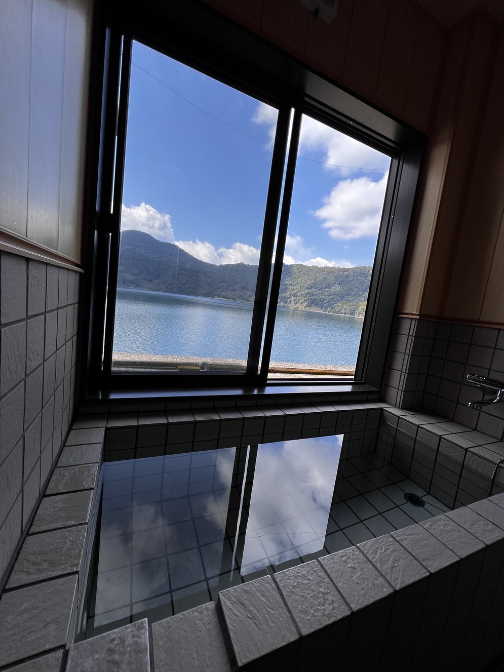 【小部屋】 ダブルベッド２名利用 　素泊まり