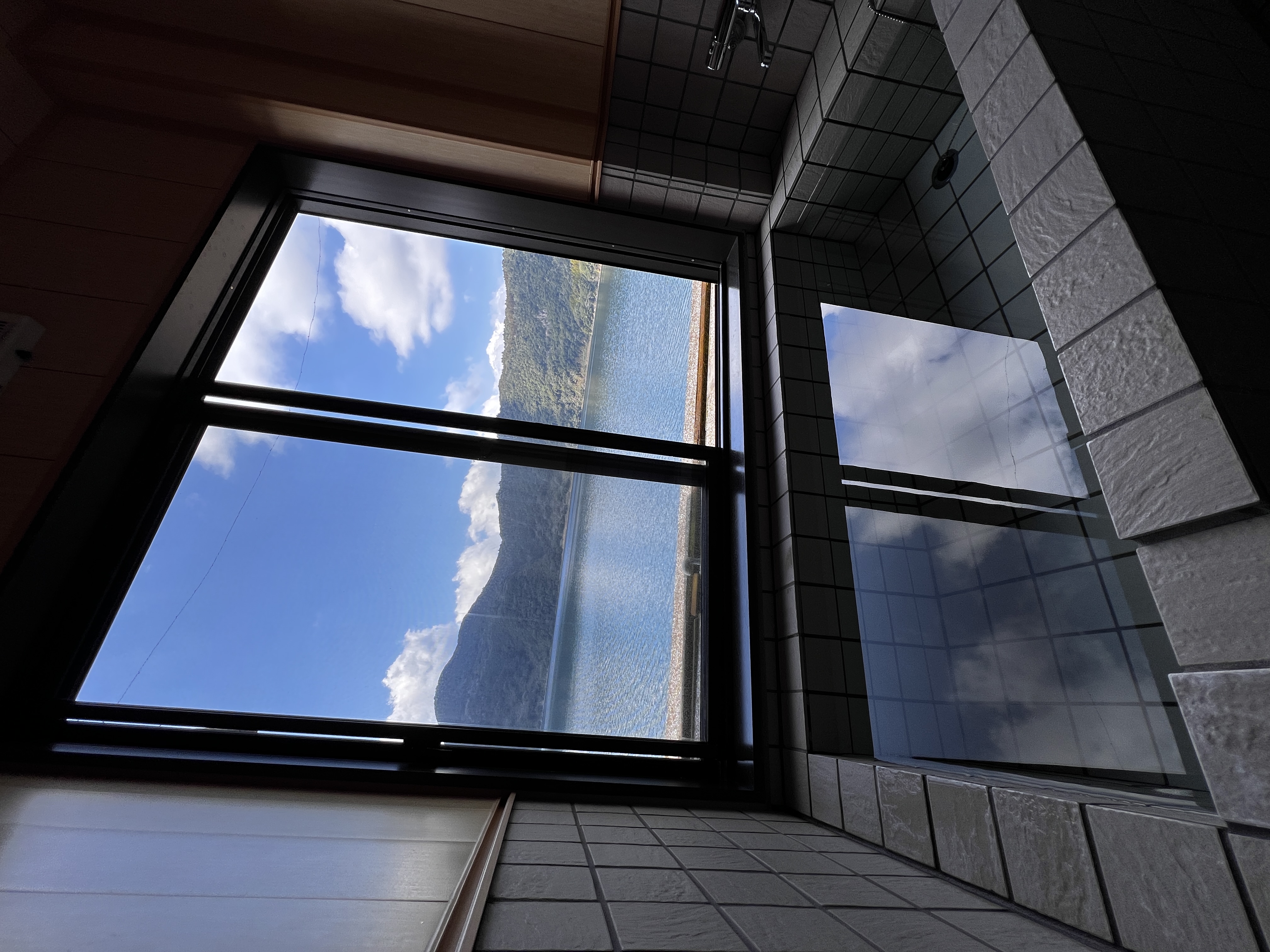 小部屋 | 客室半露天風呂と山景色