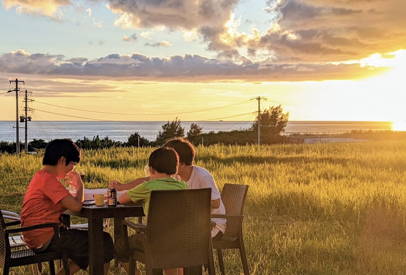 夕陽を見ながら、子どもたちまったりタイム