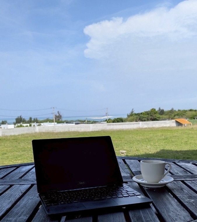午前中のテラスはワーケーションにぴったり
