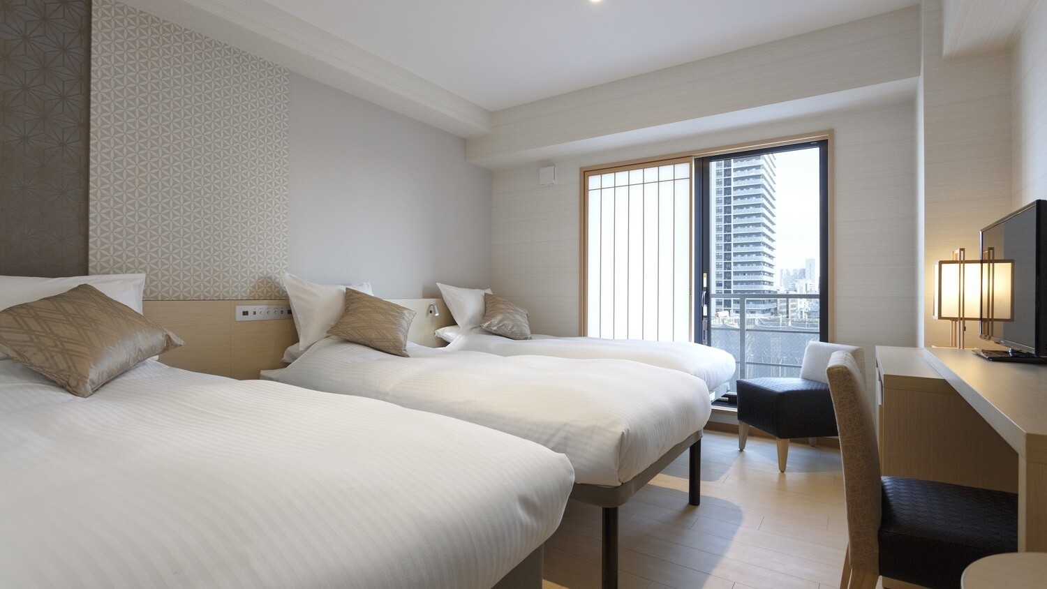 【アップグレード確約】宿泊者専用フリーラウンジ付！12時チェックアウト特典！＜朝食付＞