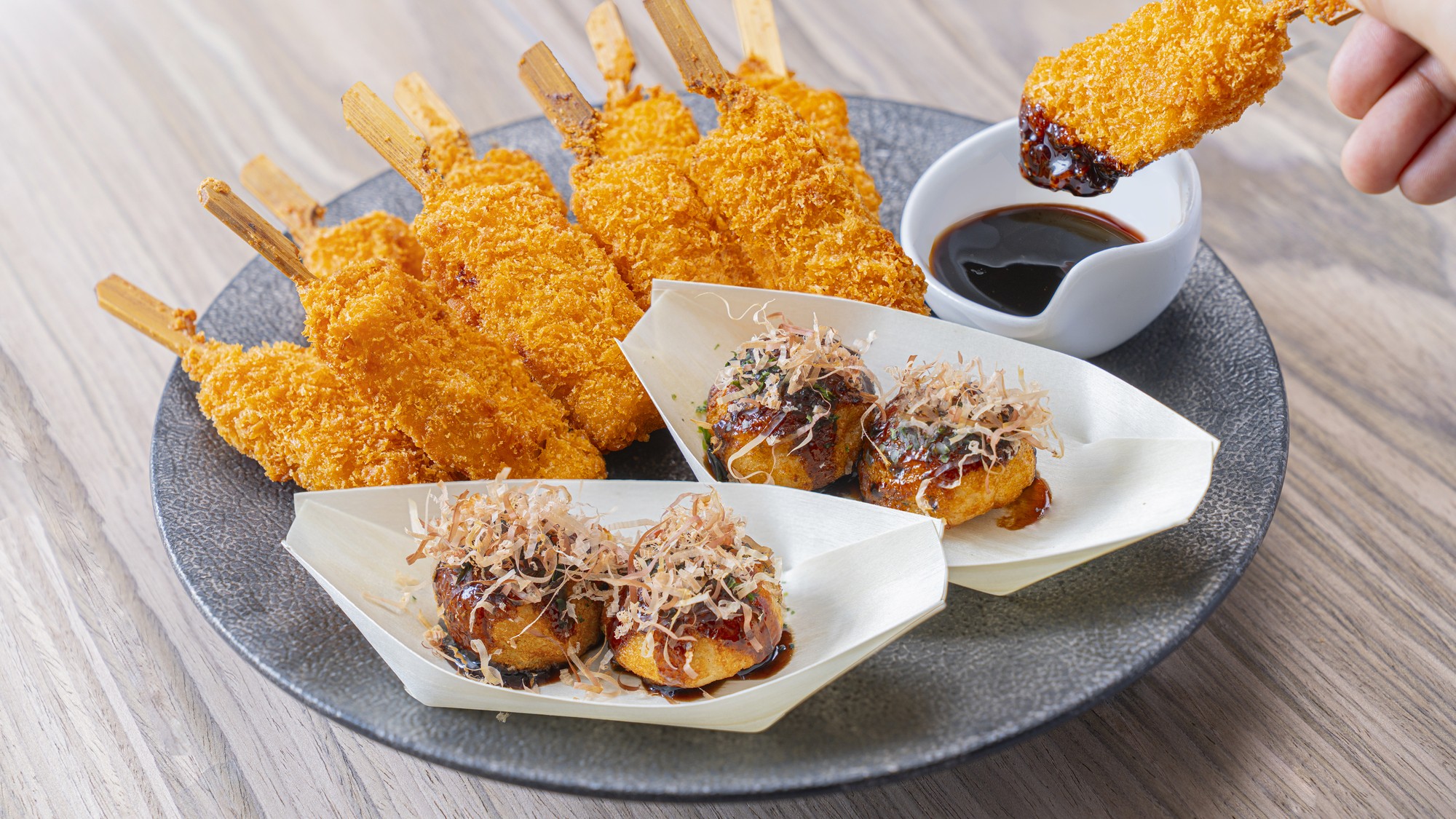 【大阪名物】串カツ、たこ焼き
