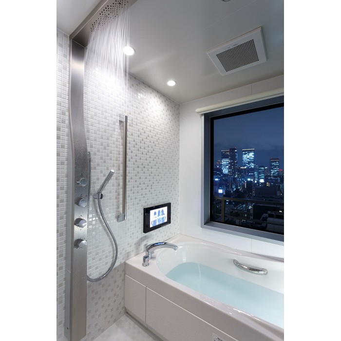 18・19階客室バスルーム_レインシャワーや打たせ湯の機能を備えております　※お部屋によって見え方が