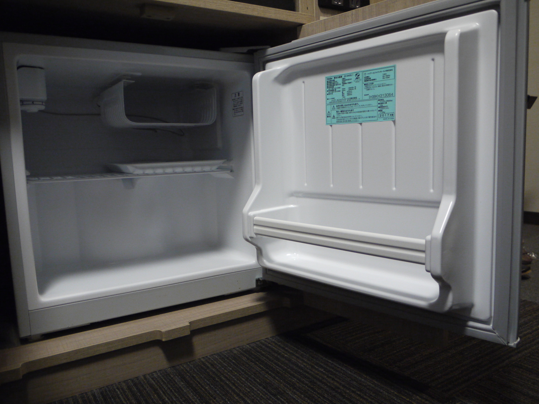 客室備品〜冷蔵庫〜　空の冷蔵庫をご準備！