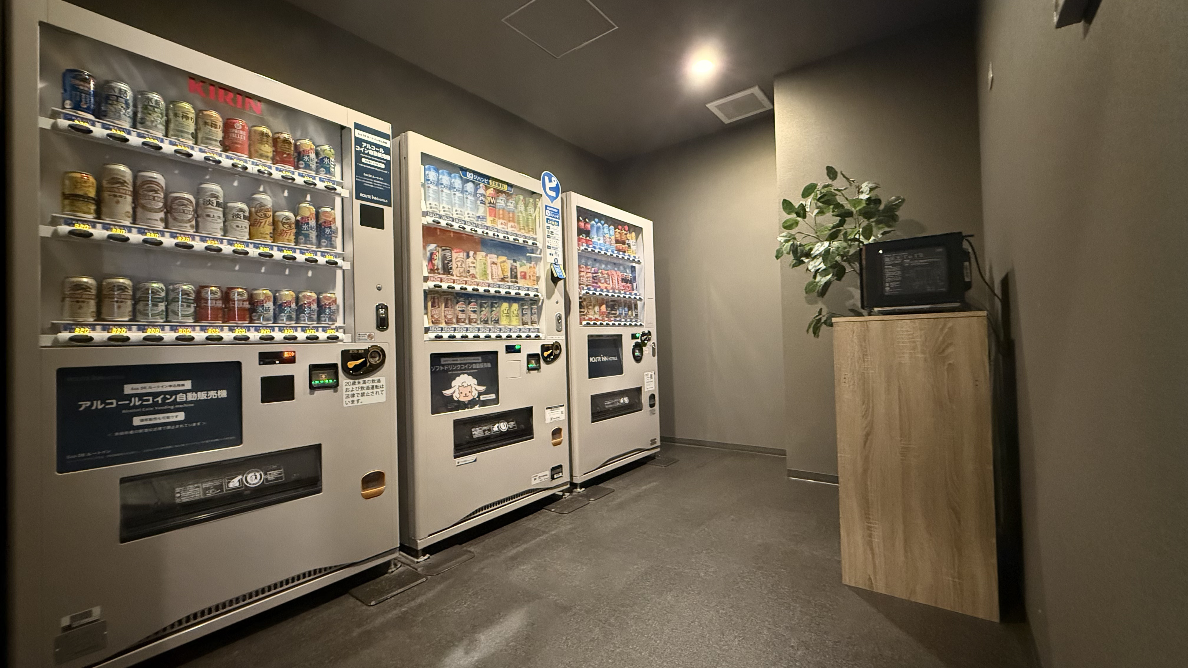 ・1F自動販売機コーナー