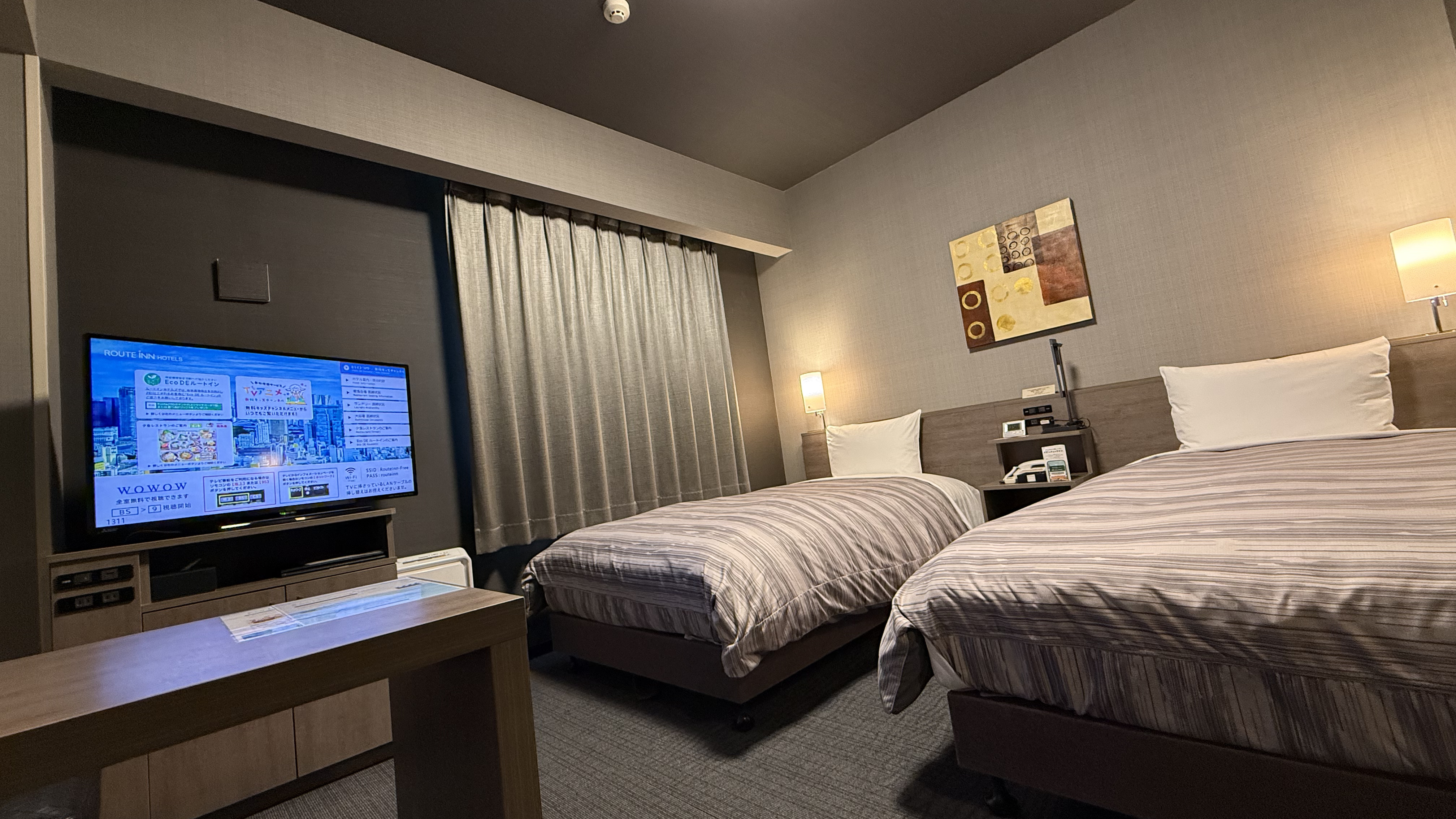 スタンダードタイプは３Ｆ～１１Ｆのお部屋をご案内いたします。喫煙室は４Ｆ・８Ｆ、禁煙室は３Ｆ・５Ｆ～７Ｆ・９Ｆ～１１Ｆでございます。コンフォートタイプは１２Ｆに喫煙室、１３Ｆに禁煙室をご用意しております。