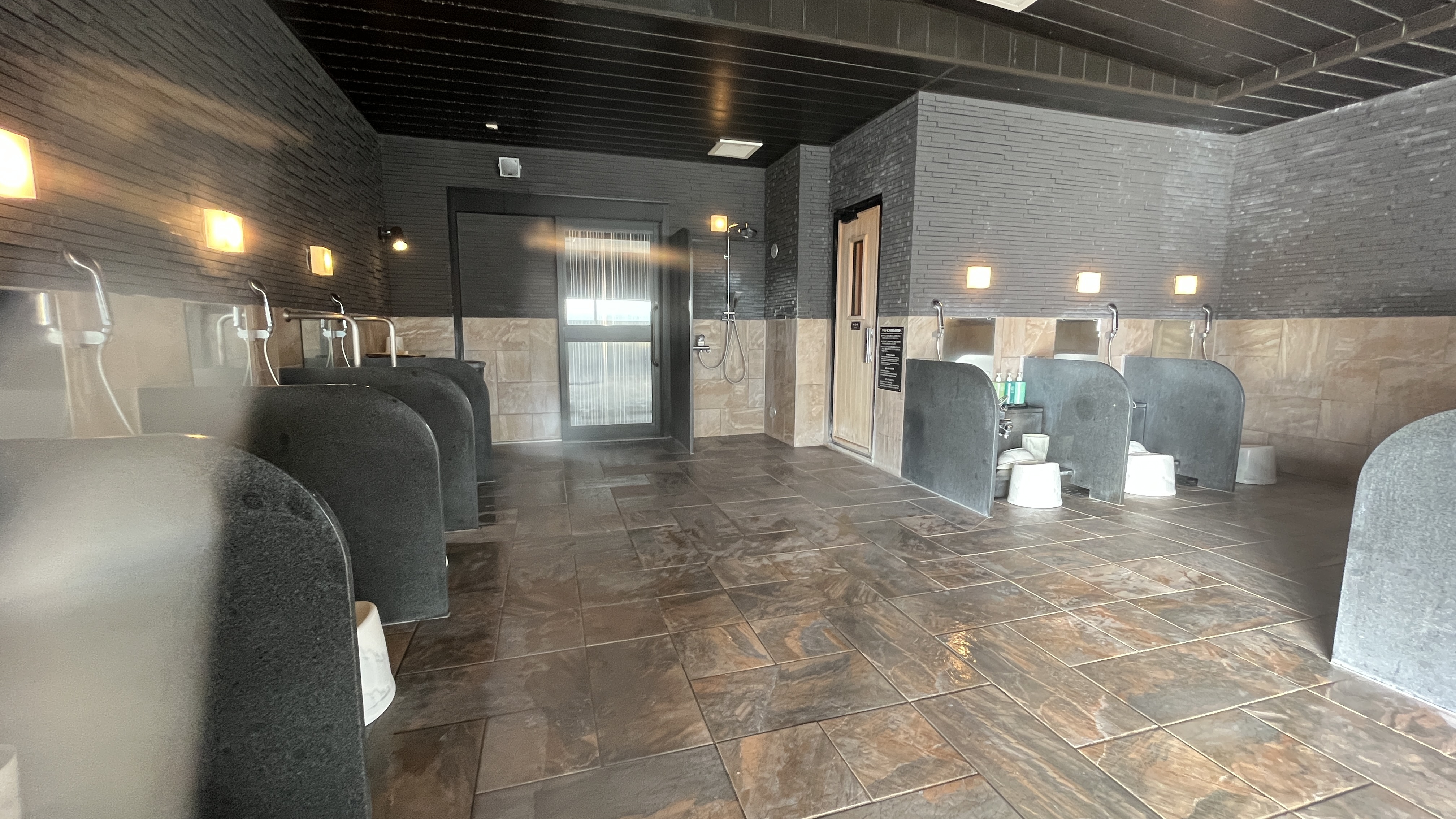 ◆男性大浴場　洗い場