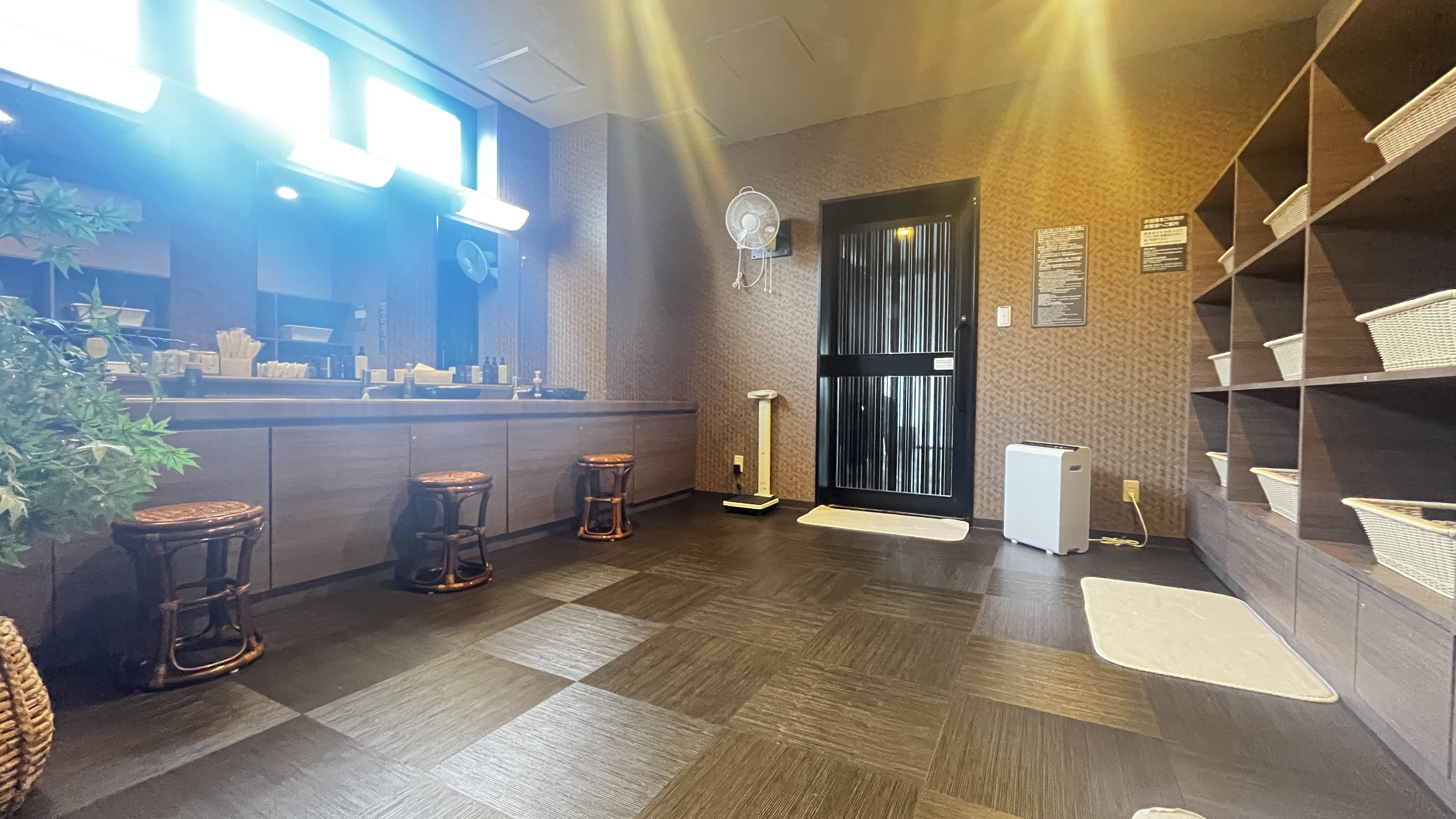 ◇女性用大浴場　脱衣所