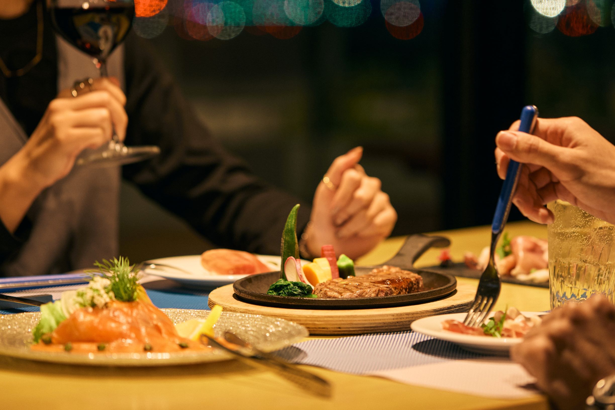 【夕食１９：００】きらめく夜景のレストランで楽しむクリスマスディナーフルコースプラン／夕朝食付
