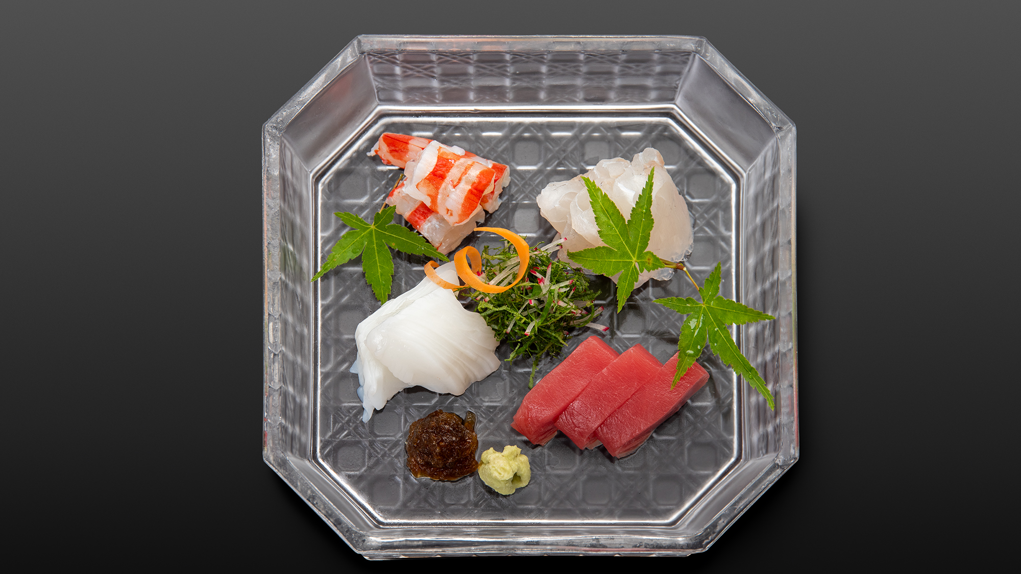 *【ご夕食一例】五感で楽しめるお料理をご提供します