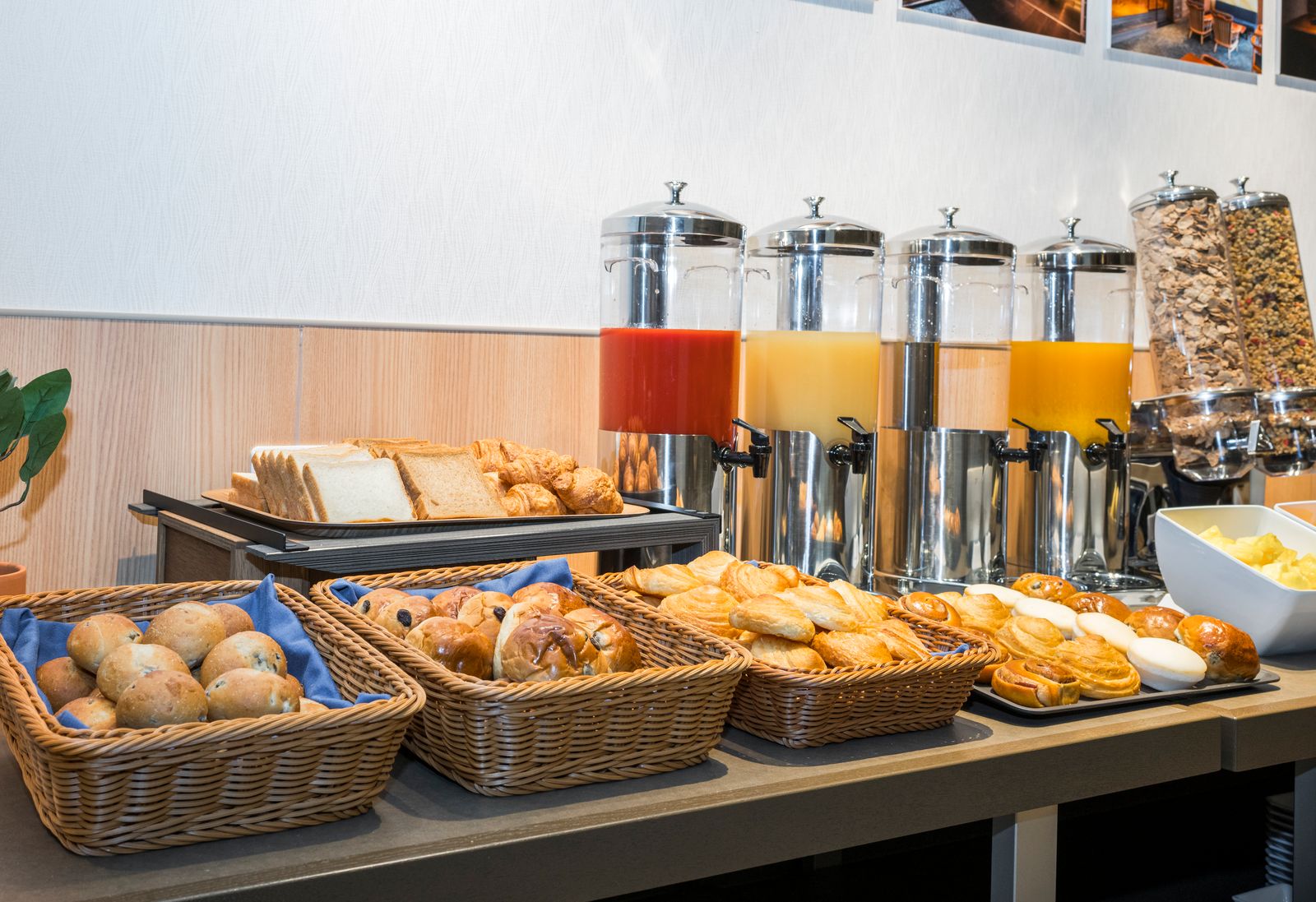 朝食ビュッフェ