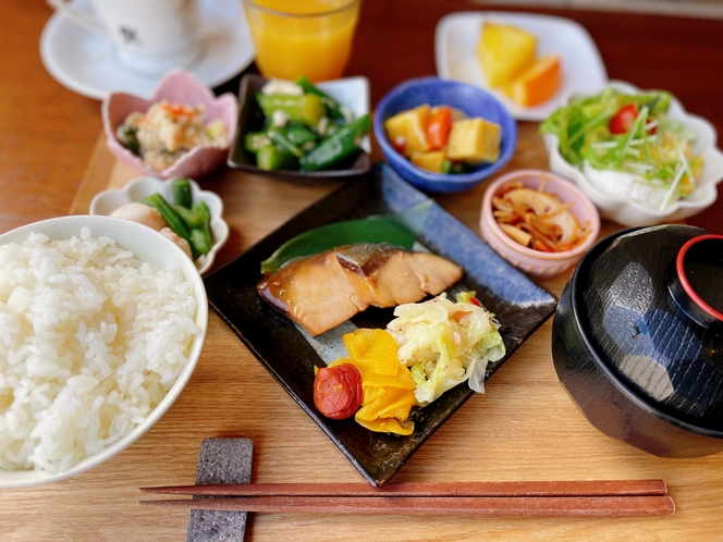 和朝食　限定20食