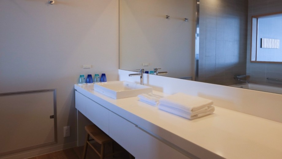 【お部屋】【デラックスルーム/海を臨む】洗面台