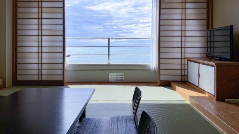 【和室/海を臨む】10～12畳／4名迄／喫煙