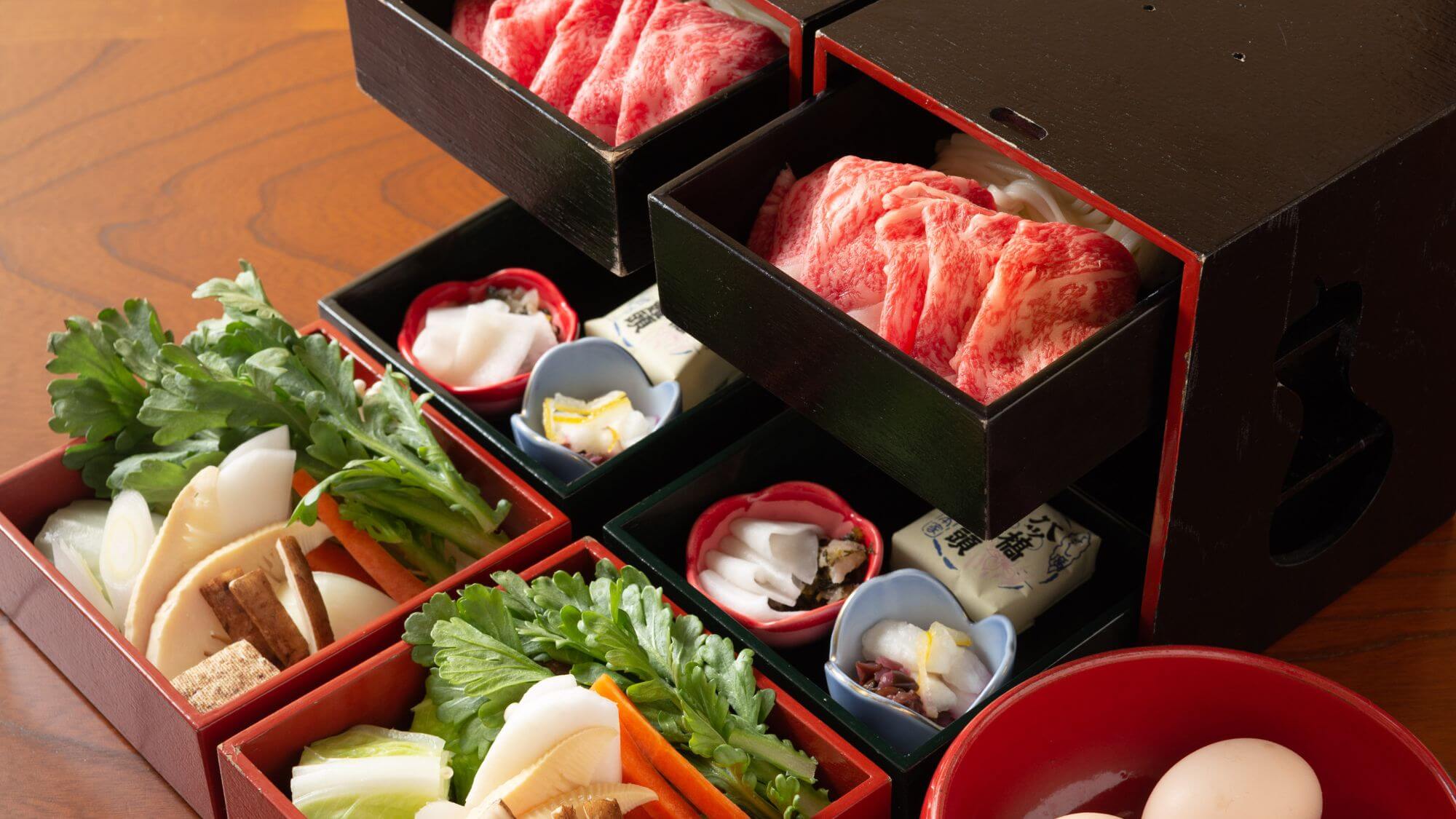 【ご夕食一例】A5ランクの赤身肉を使った上品な「黒毛和牛のすき焼き」を存分にご堪能ください。